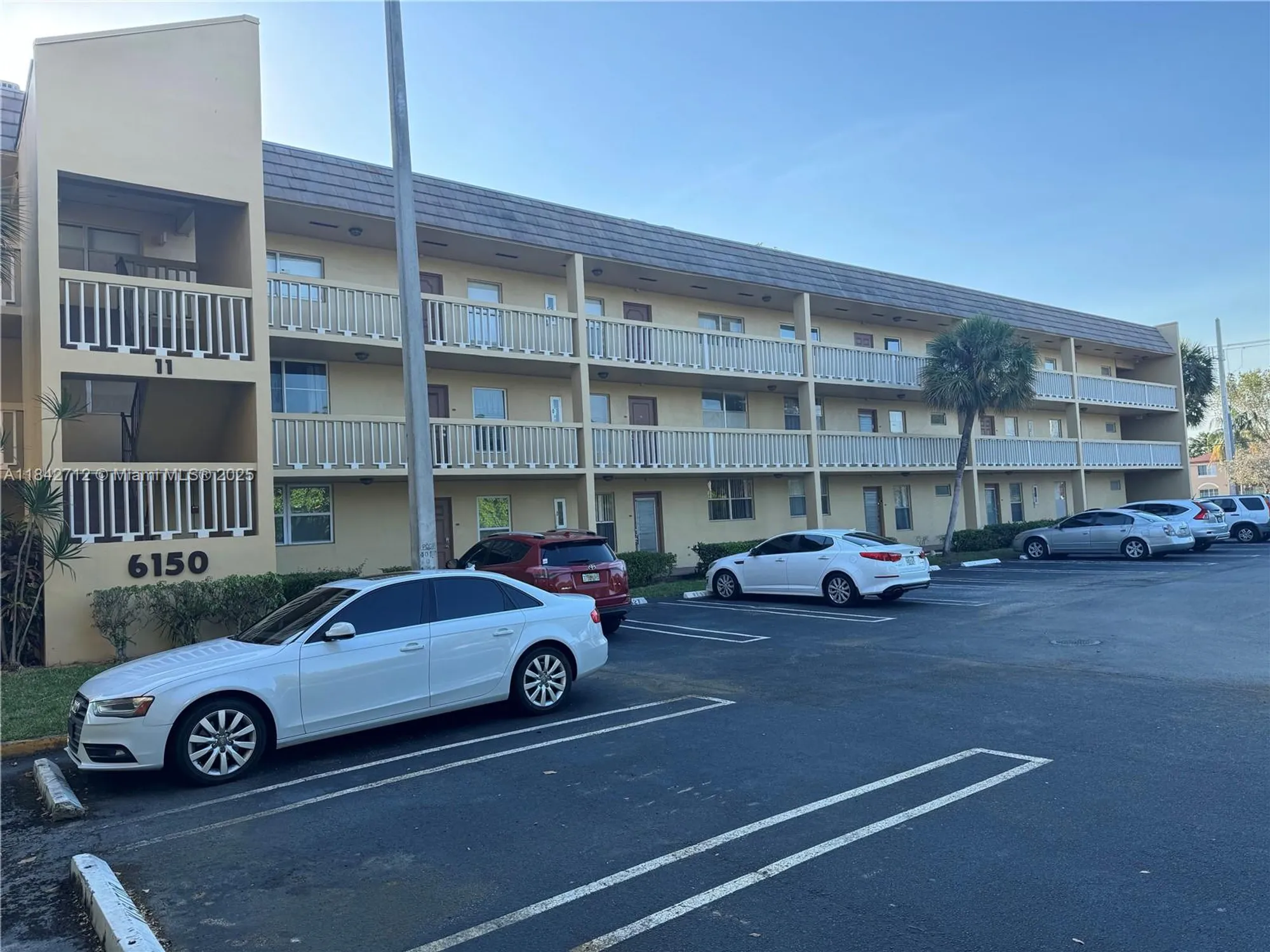 Property Slideshow image 2 of 19 | 6150 nw 62nd st 312, Tamarac, FL, 33319