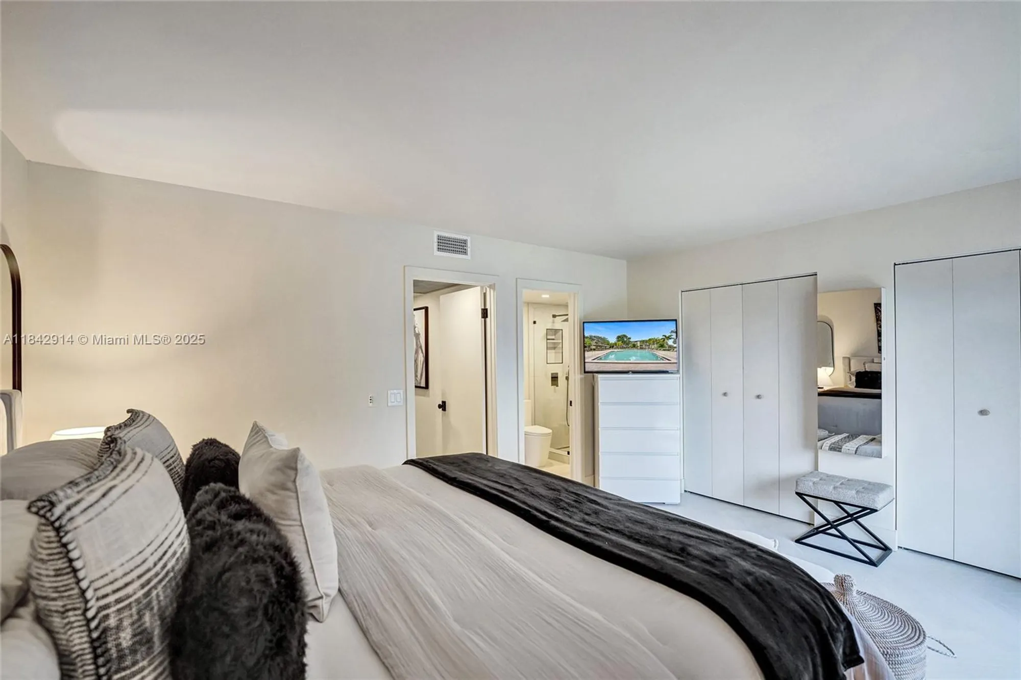 Property Slideshow image 14 of 55 | 850 sw 133rd ter 316b, Pembroke Pines, FL, 33027