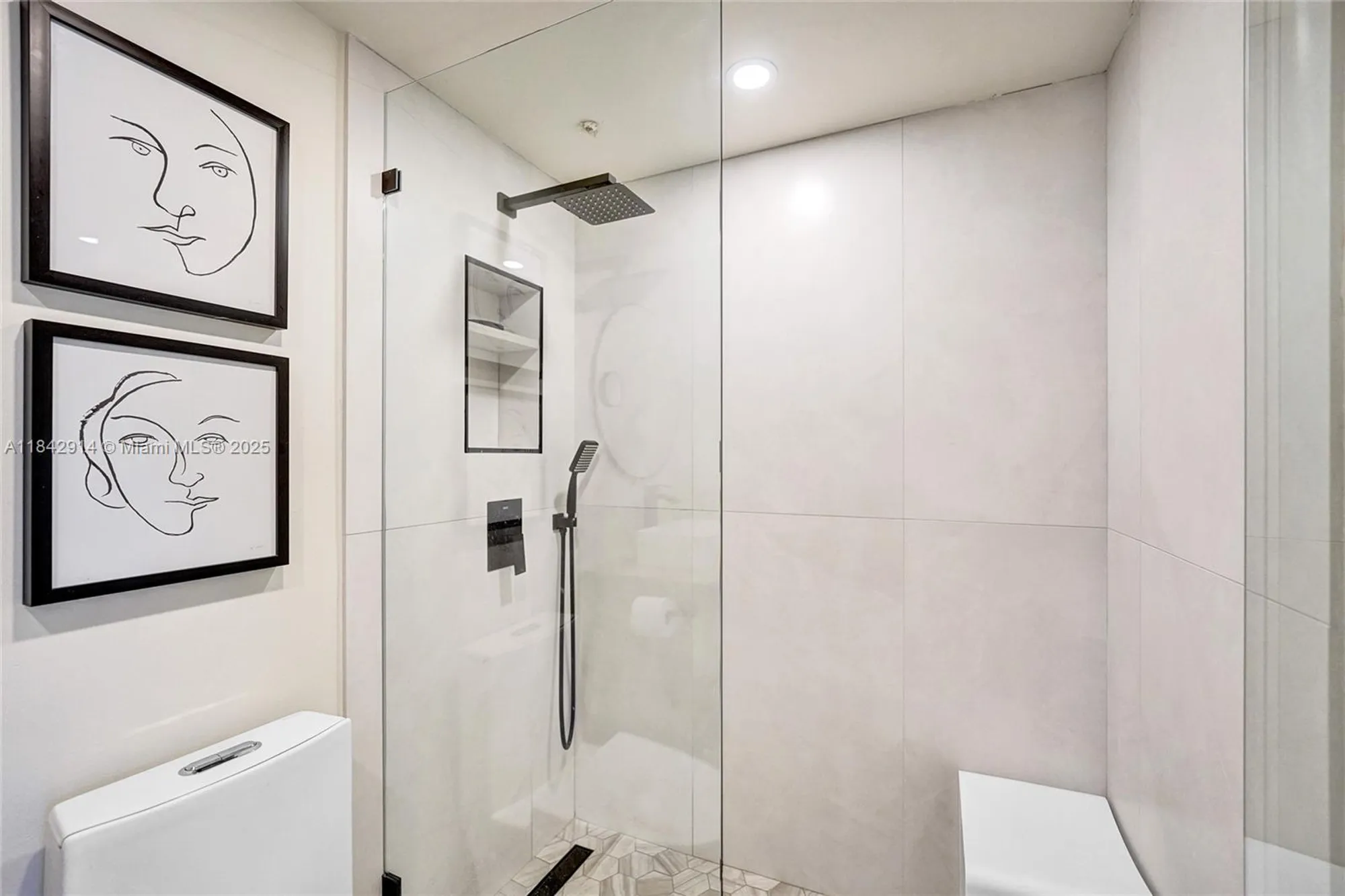 Property Slideshow image 10 of 55 | 850 sw 133rd ter 316b, Pembroke Pines, FL, 33027