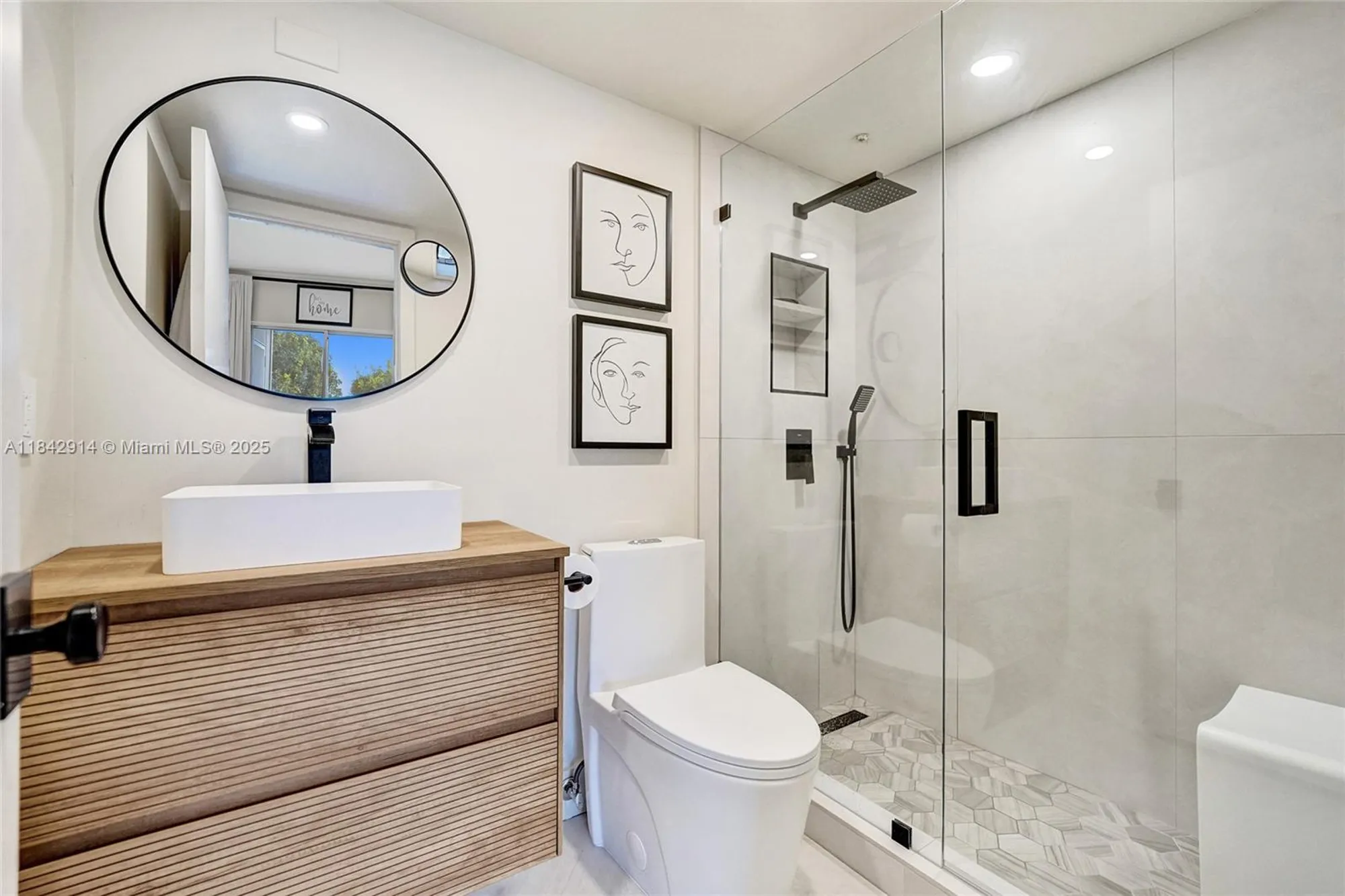 Property Slideshow image 13 of 55 | 850 sw 133rd ter 316b, Pembroke Pines, FL, 33027