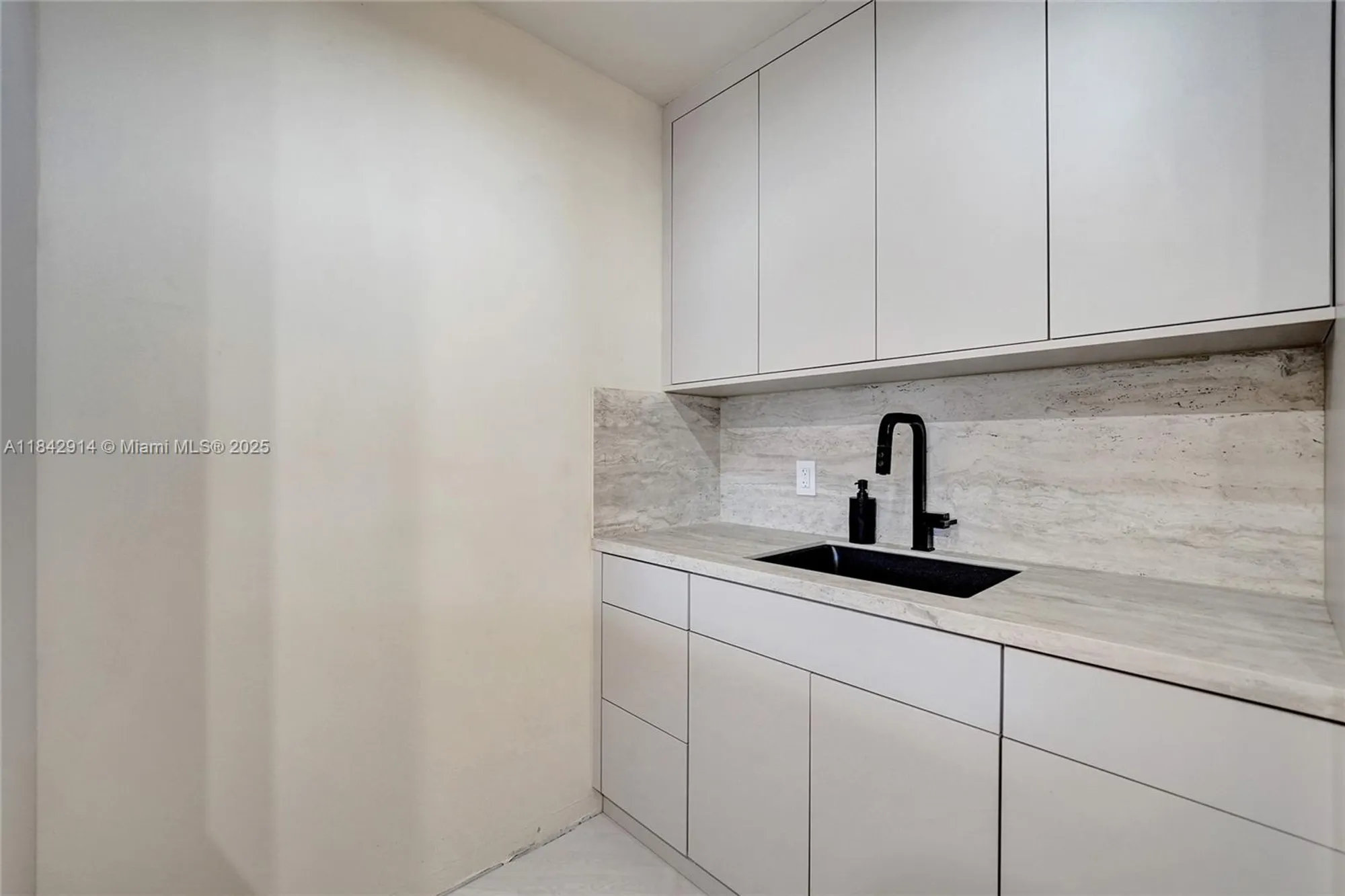 Property Slideshow image 26 of 55 | 850 sw 133rd ter 316b, Pembroke Pines, FL, 33027