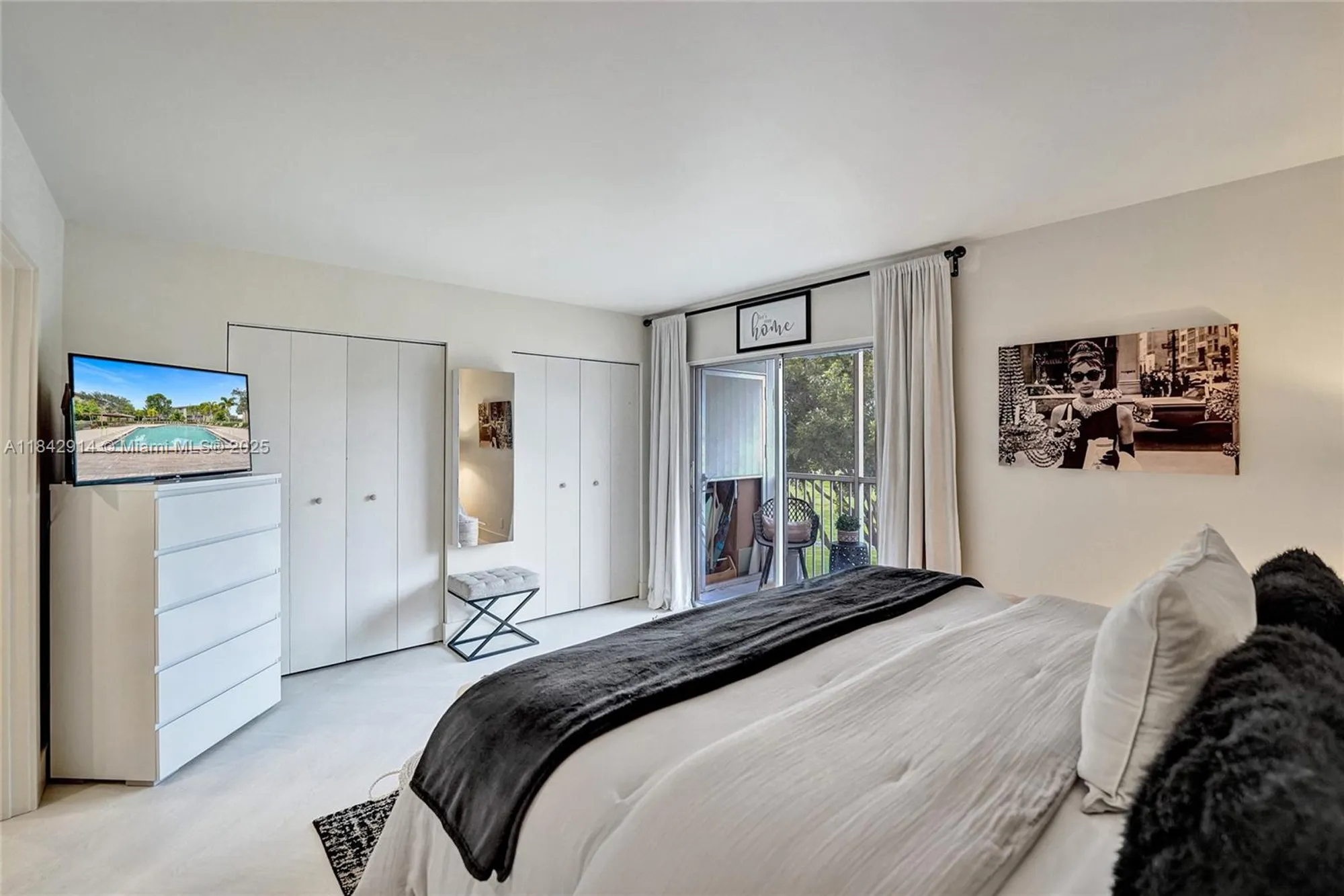 Property Slideshow image 4 of 55 | 850 sw 133rd ter 316b, Pembroke Pines, FL, 33027