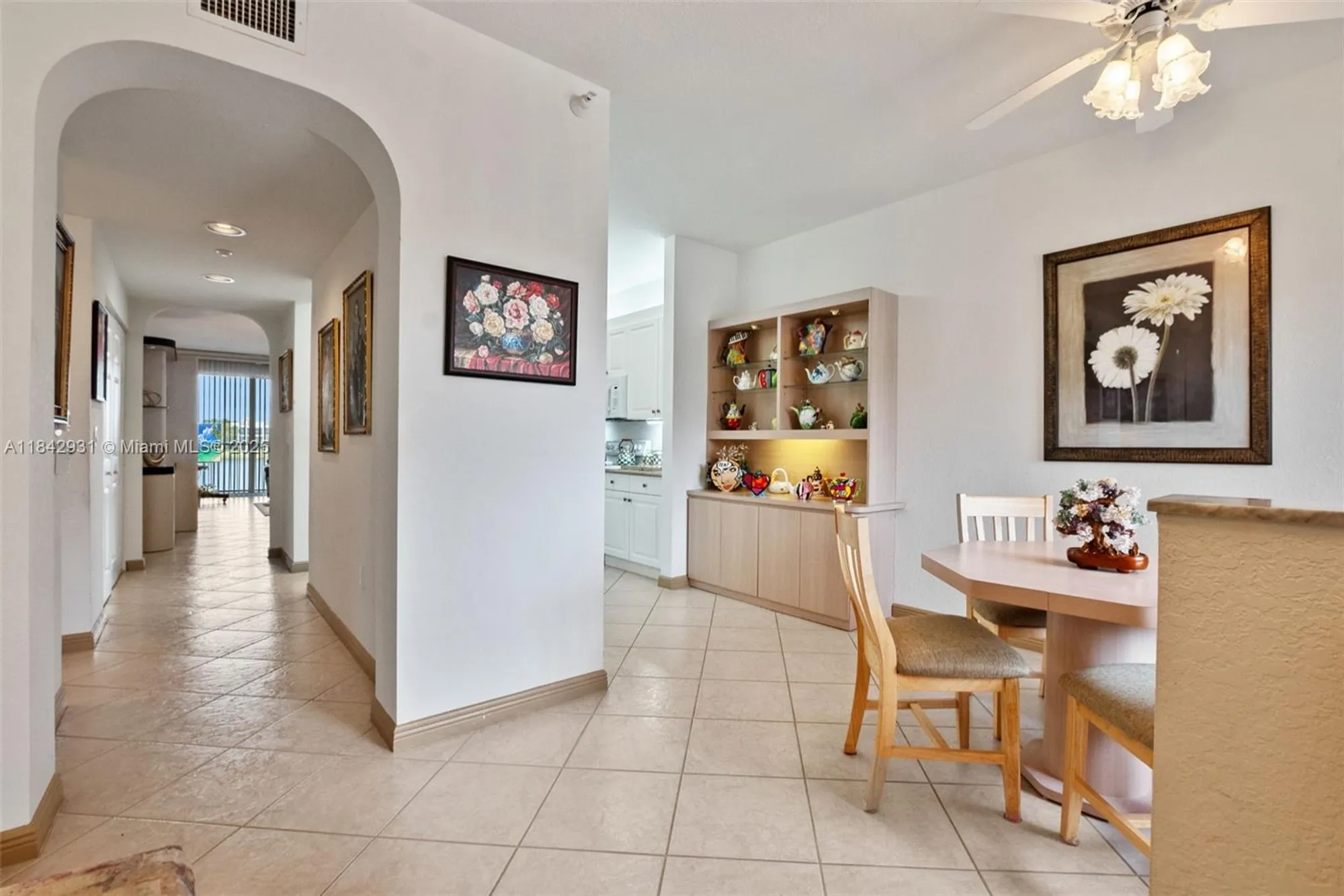 Property Slideshow image 4 of 26 | 7623 southampton ter 204, Tamarac, FL, 33321