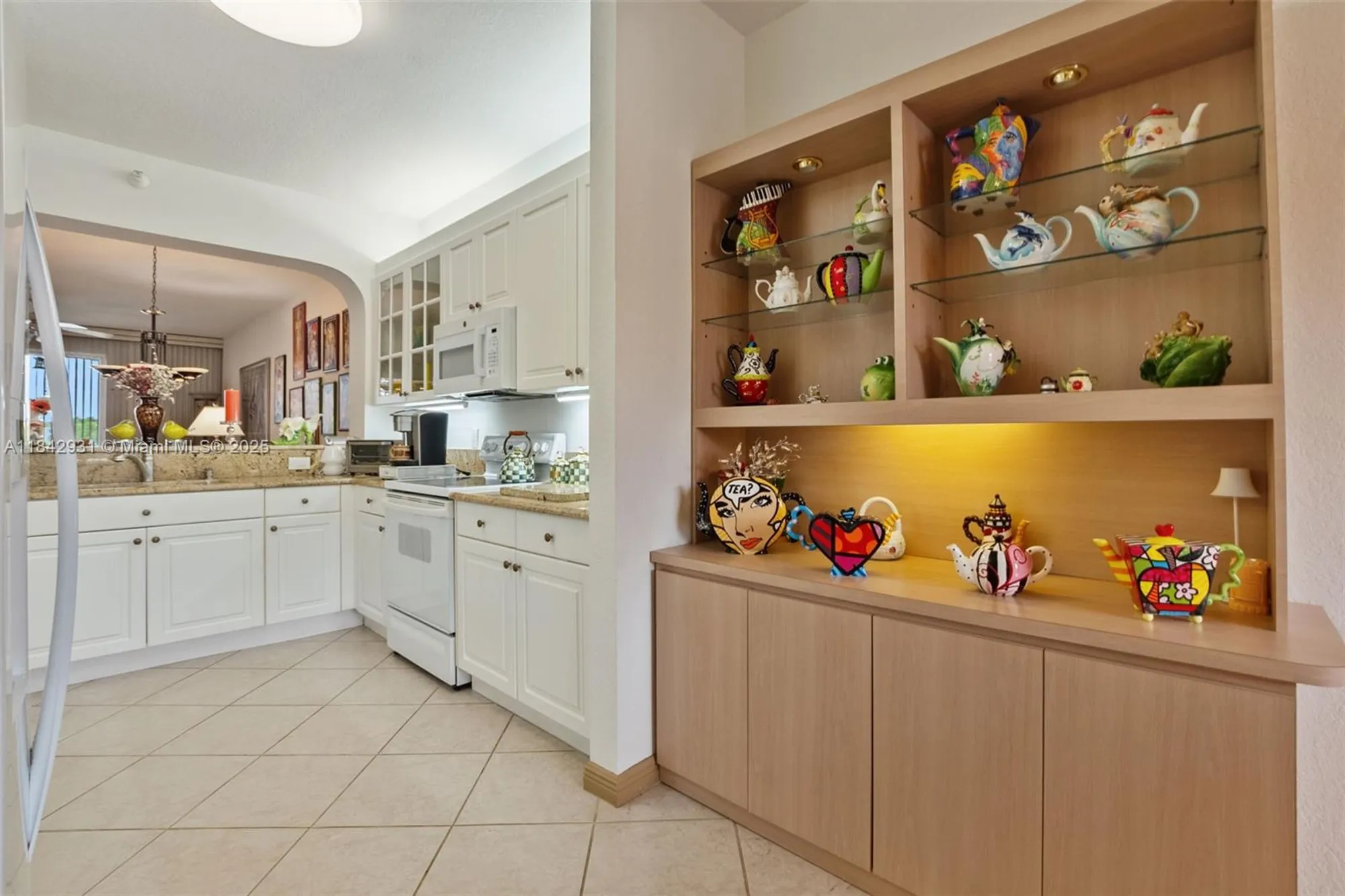 Property Slideshow image 6 of 26 | 7623 southampton ter 204, Tamarac, FL, 33321