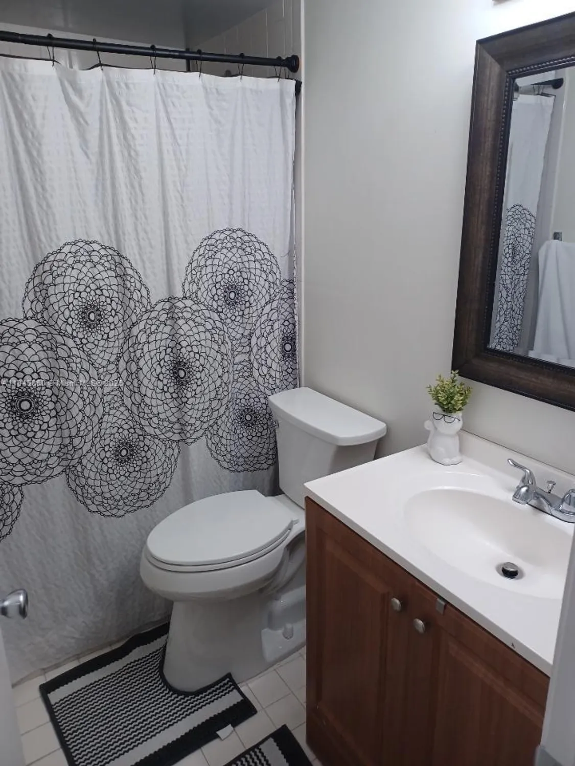 Property Slideshow image 8 of 14 | 1251 sw 134th way apt 301a, Pembroke Pines, FL, 33027