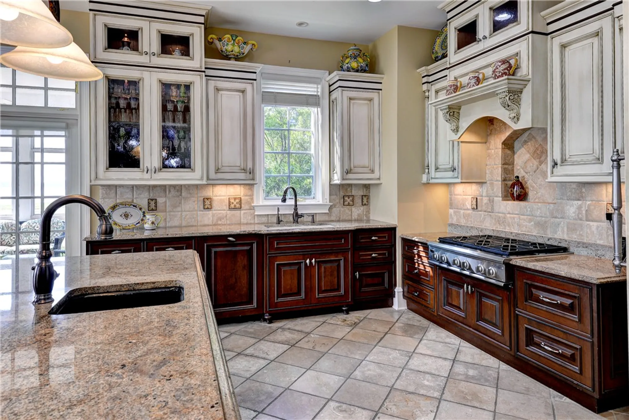 Property Slideshow image 14 of 50 | 2925 barrets pointe rd, Williamsburg, VA, 23185