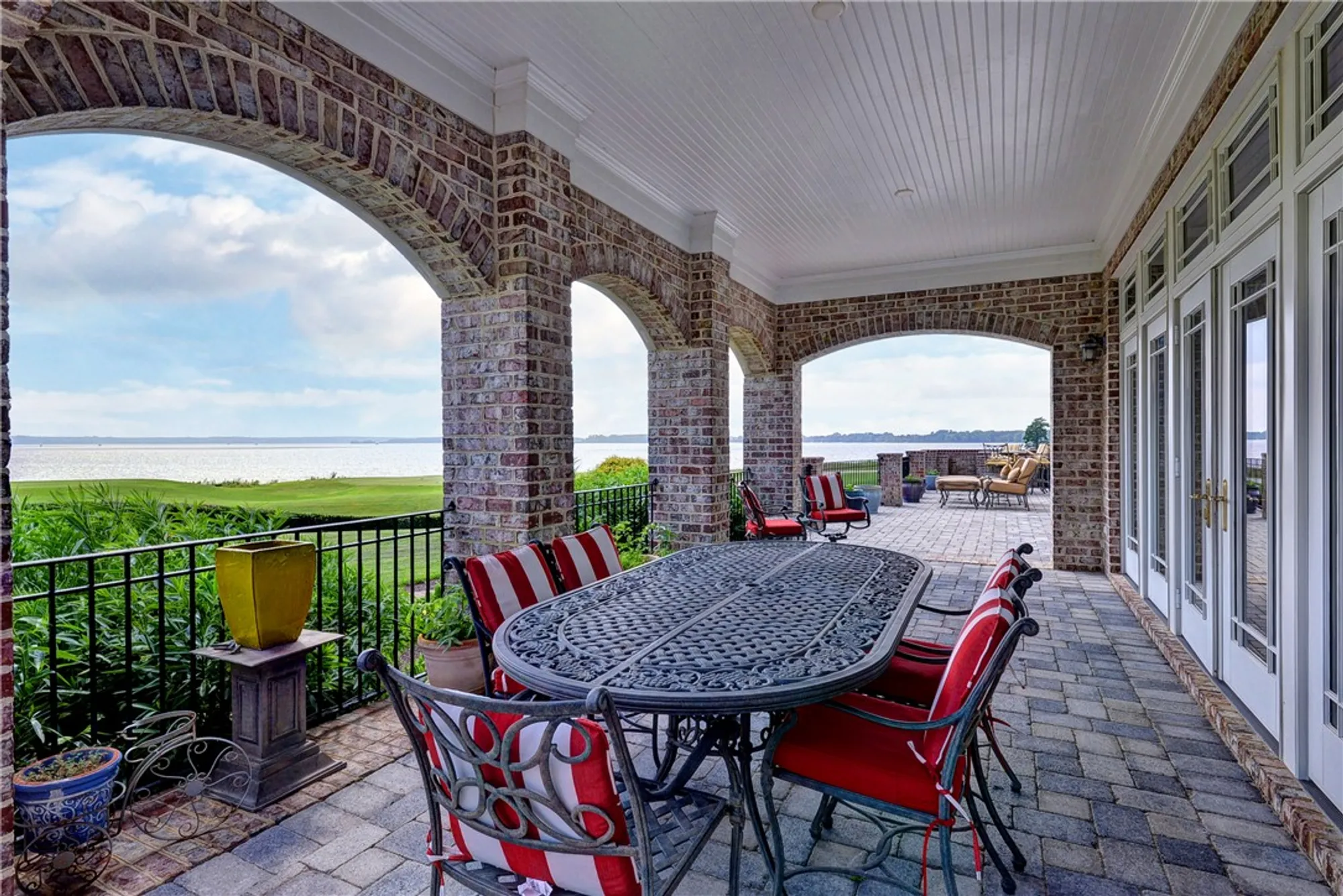 Property Slideshow image 9 of 50 | 2925 barrets pointe rd, Williamsburg, VA, 23185