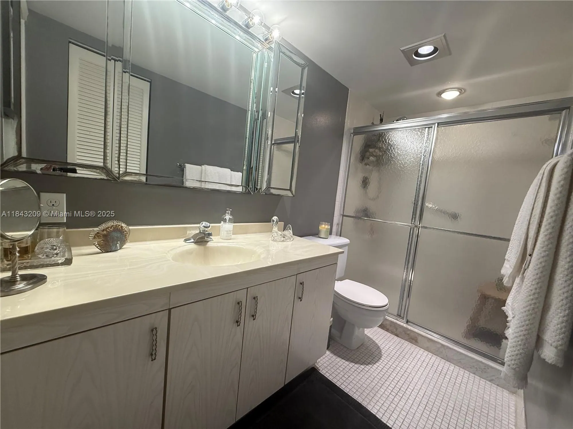 Property Slideshow image 23 of 58 | 2403 antigua cir k1, Coconut Creek, FL, 33066