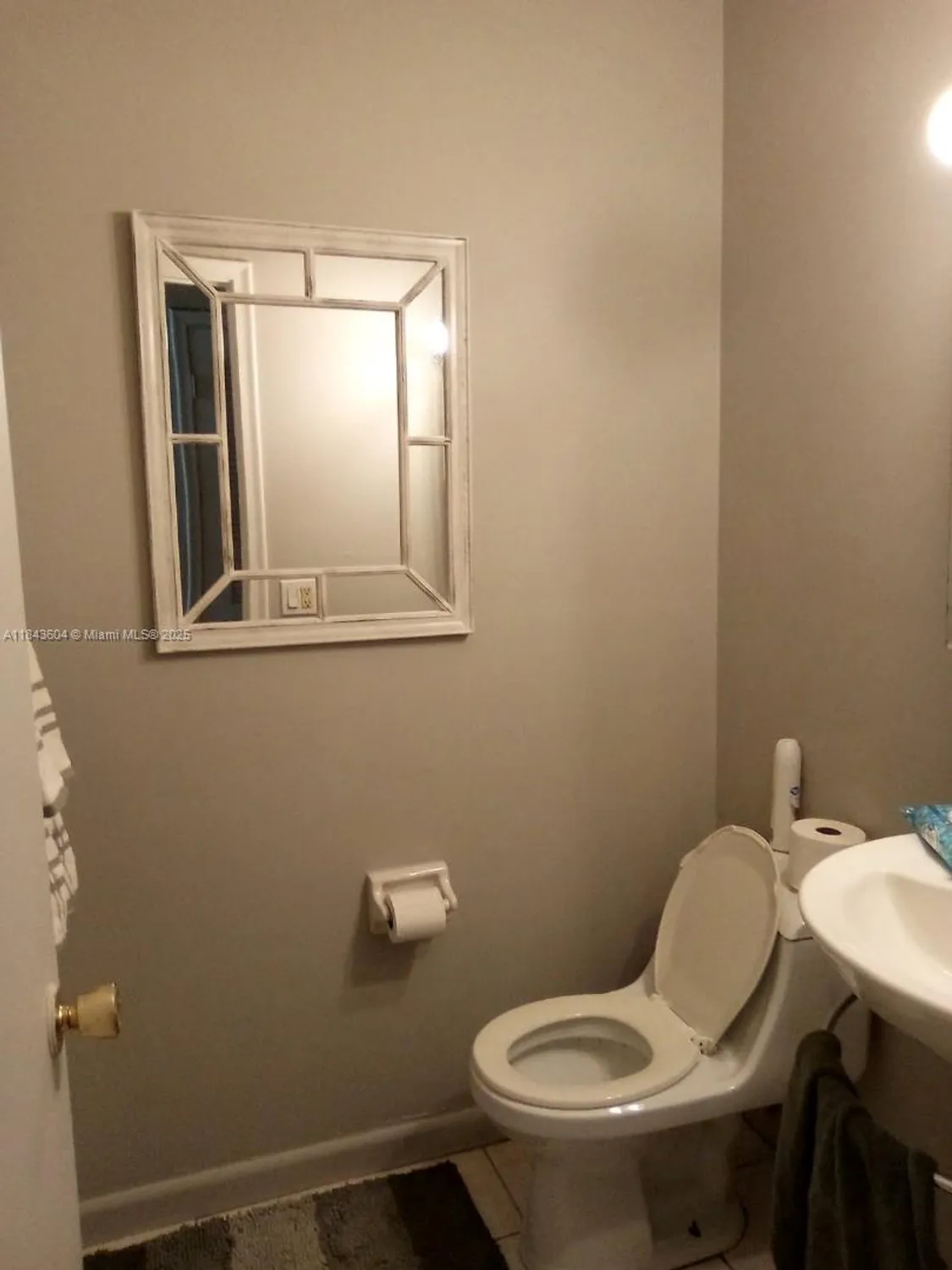 Property Slideshow image 10 of 12 | 1050 north dr b, Delray Beach, FL, 33445