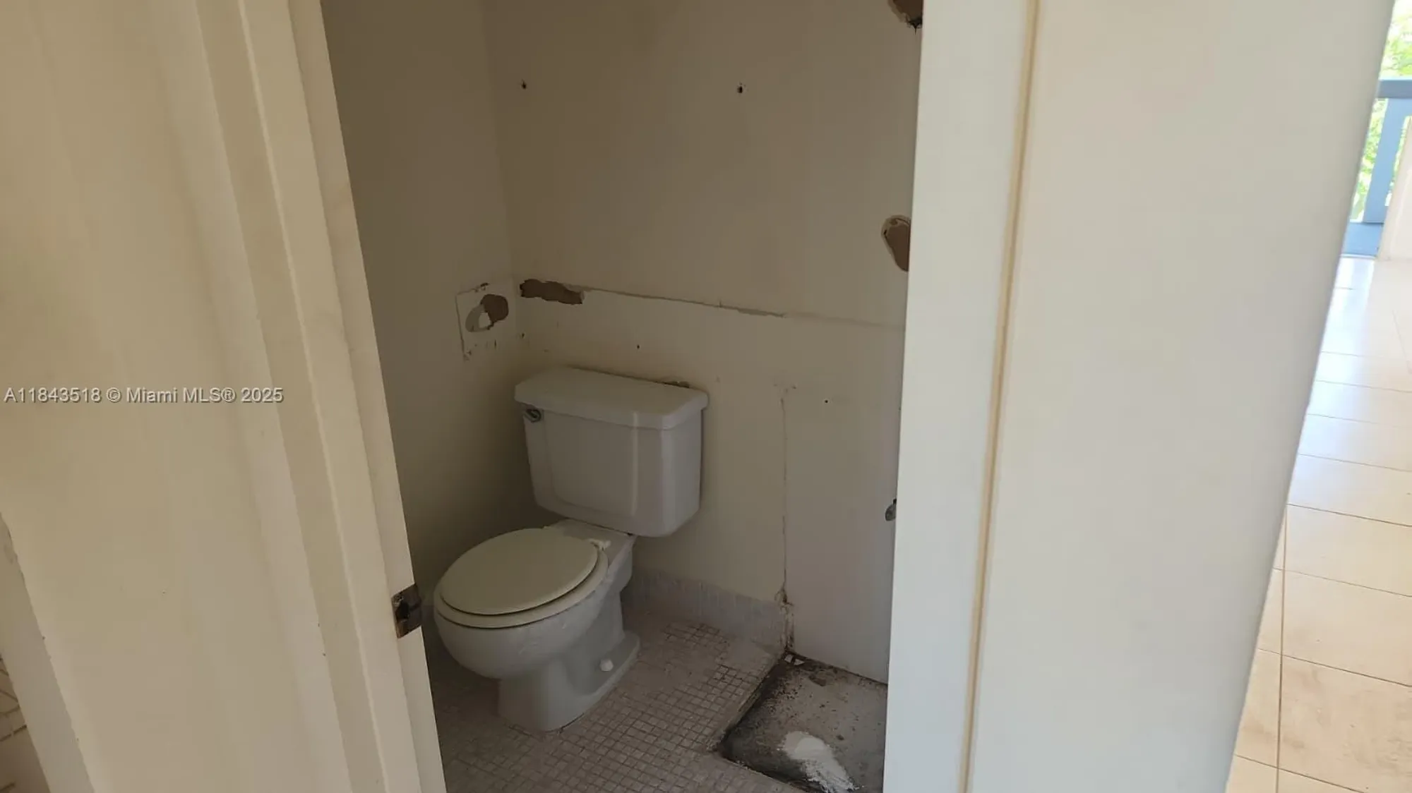 Property Slideshow image 12 of 17 | 206 suffolk e unit e, Boca Raton, FL, 33434