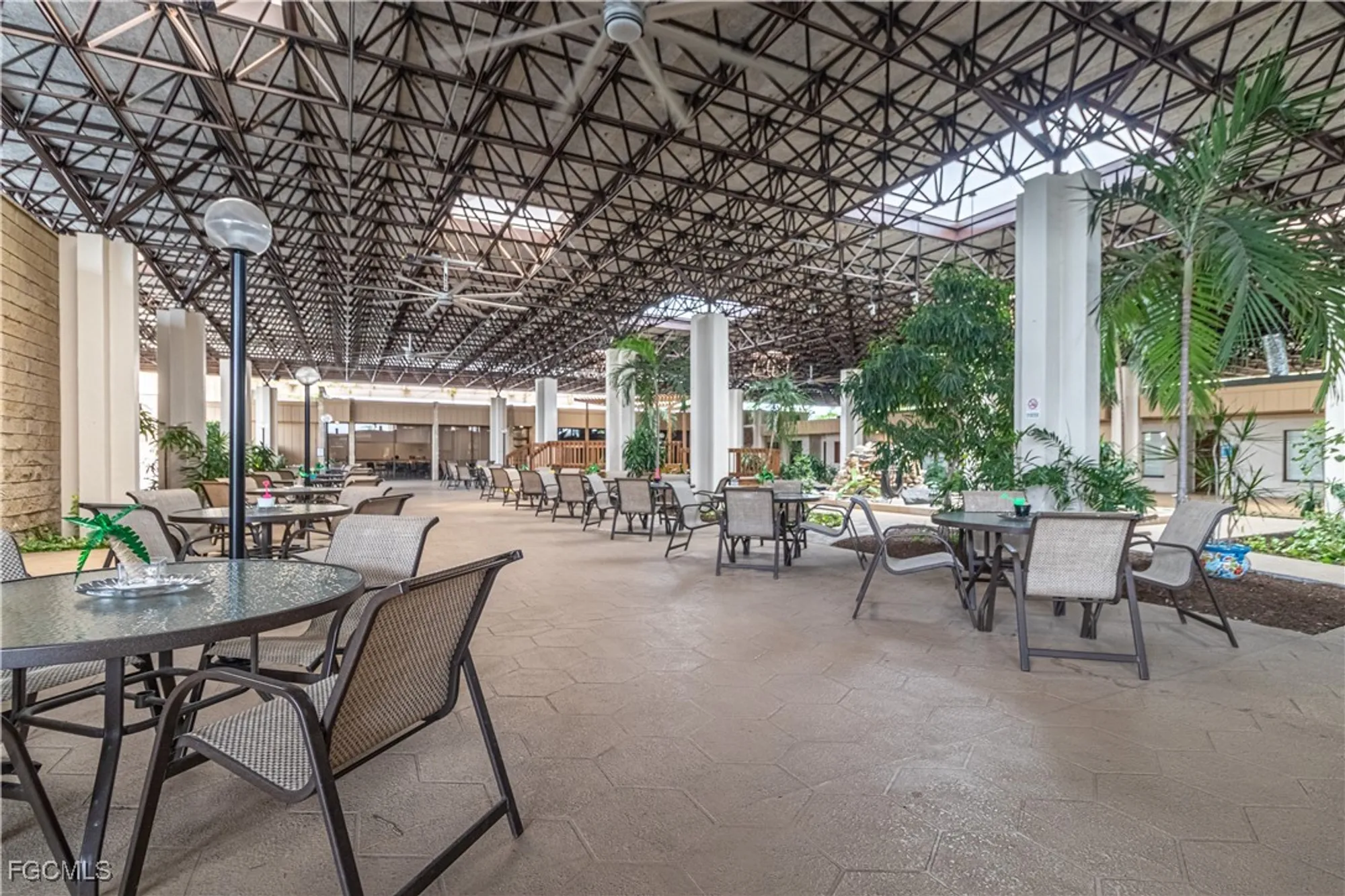 Property Slideshow image 13 of 36 | 1660 pine valley dr 201, Fort Myers, FL, 33907