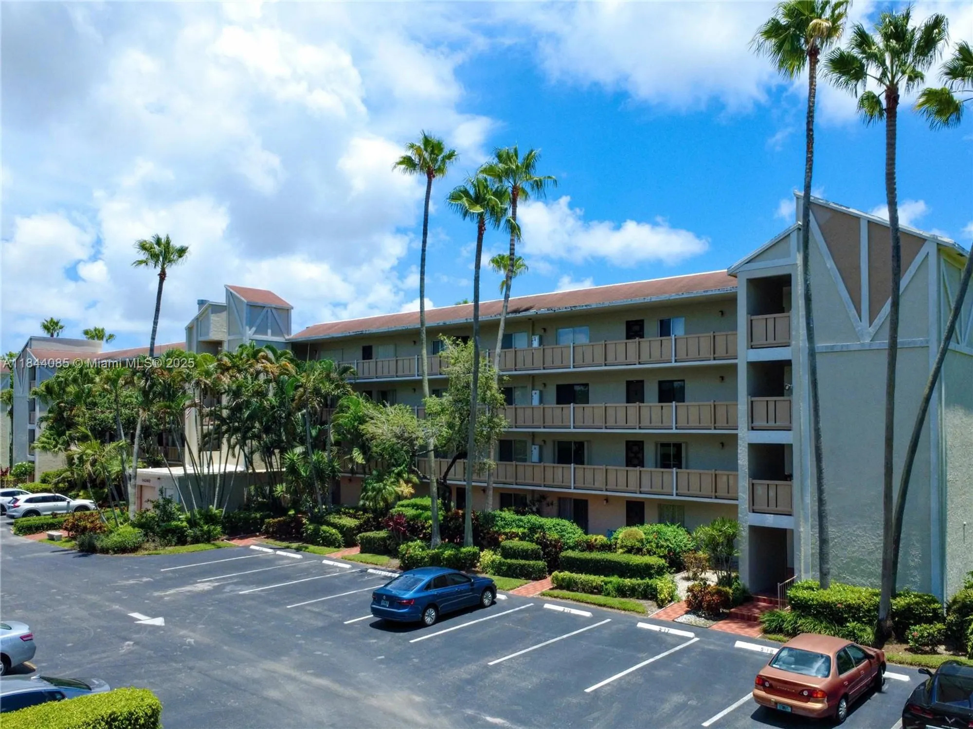 Property Slideshow image 23 of 29 | 14360 strathmore ln apt 203, Delray Beach, FL, 33446