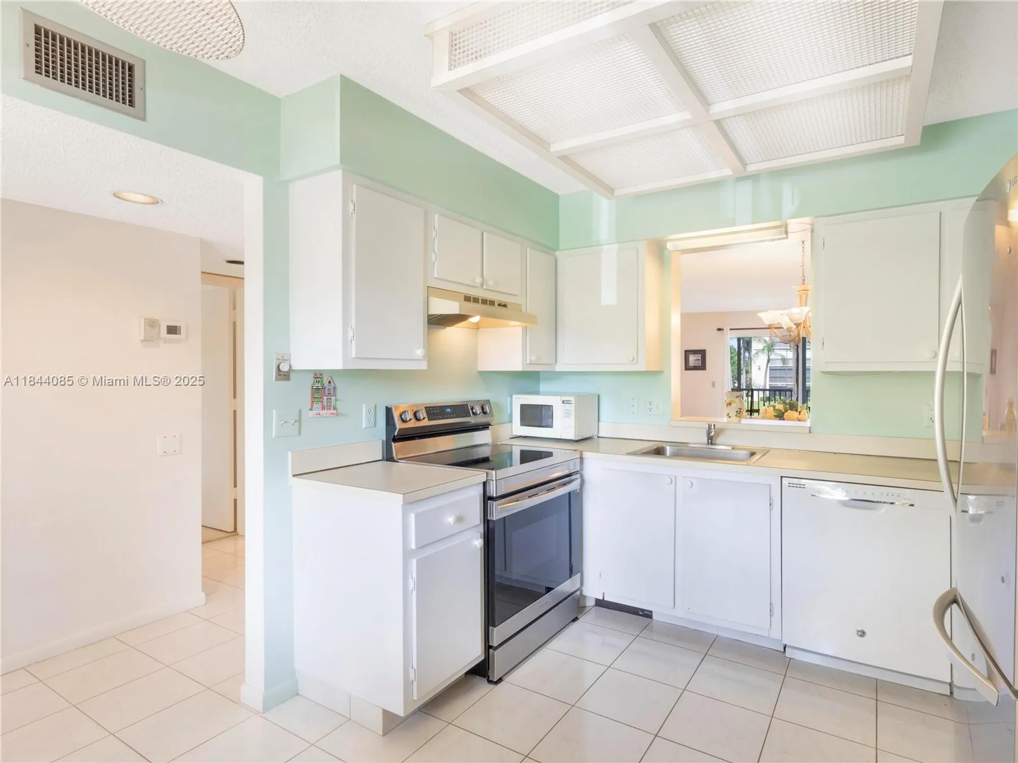 Property Slideshow image 5 of 29 | 14360 strathmore ln apt 203, Delray Beach, FL, 33446