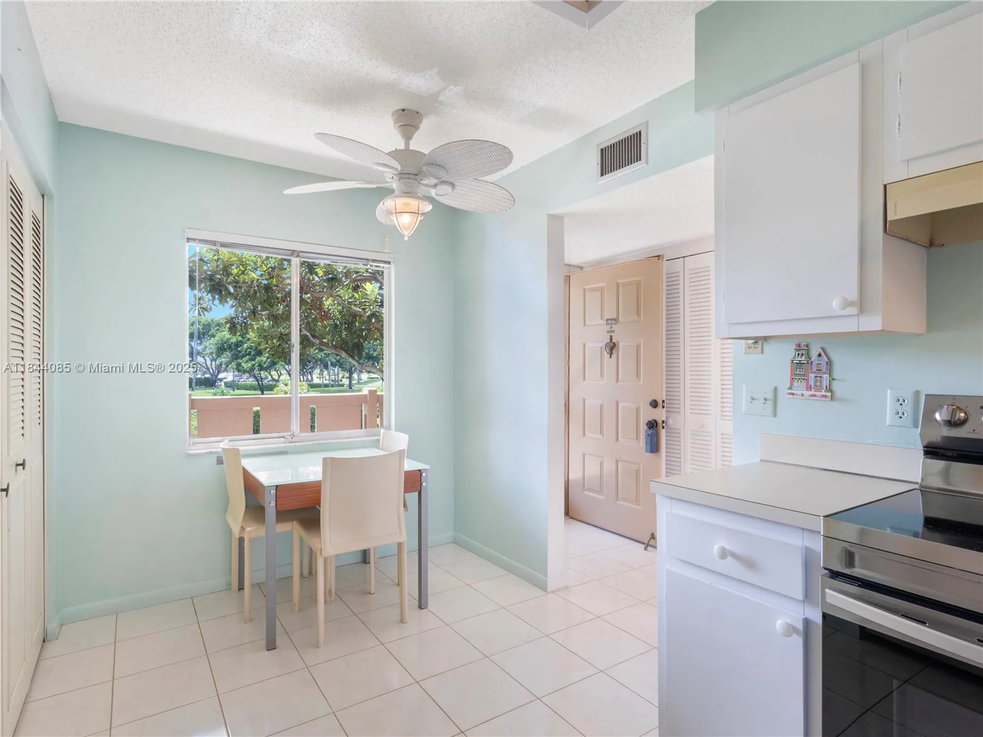 Property Slideshow image 6 of 29 | 14360 strathmore ln apt 203, Delray Beach, FL, 33446