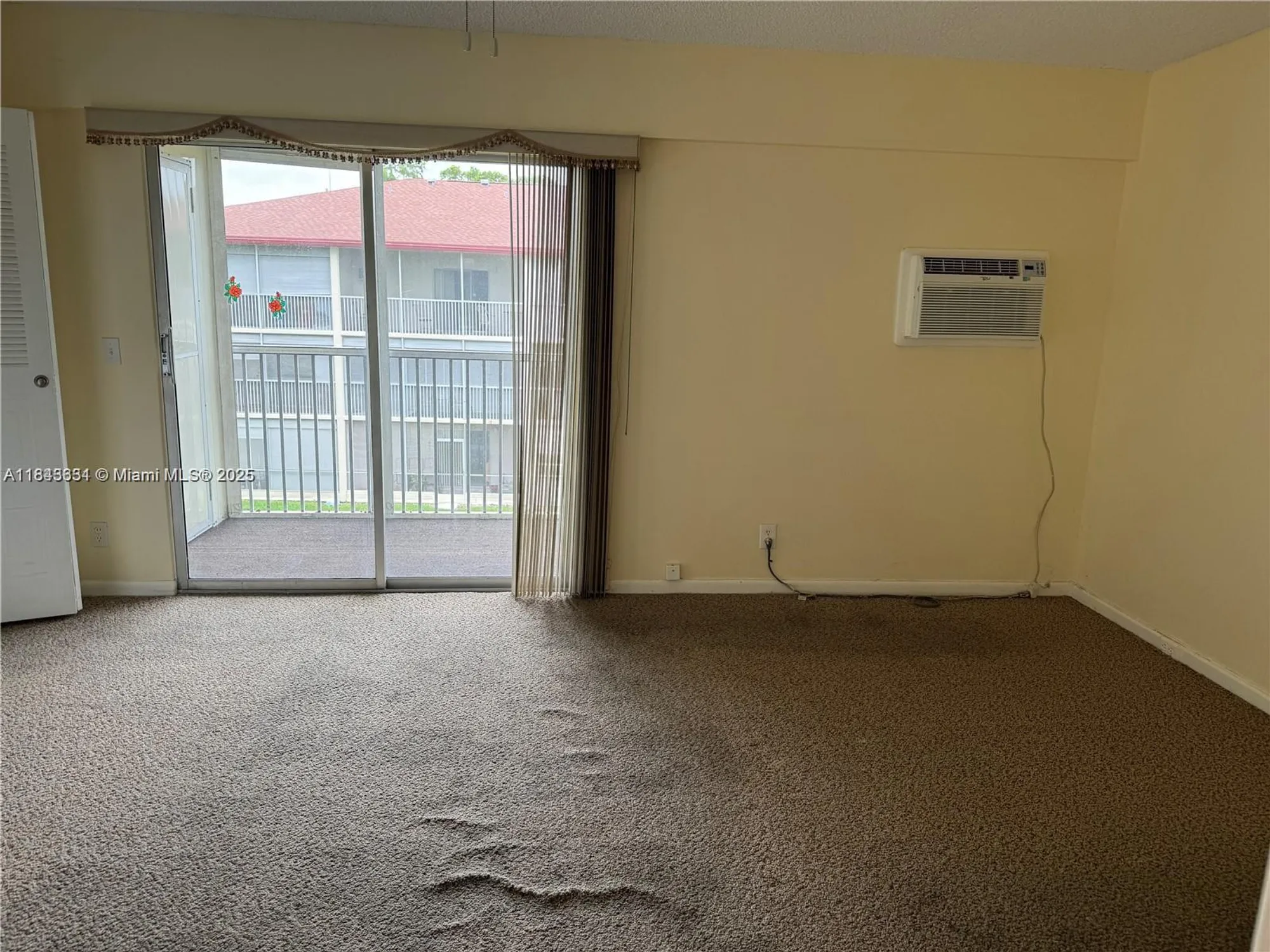 Property Slideshow image 10 of 11 | 200 sw 132nd way apt 313l, Pembroke Pines, FL, 33027