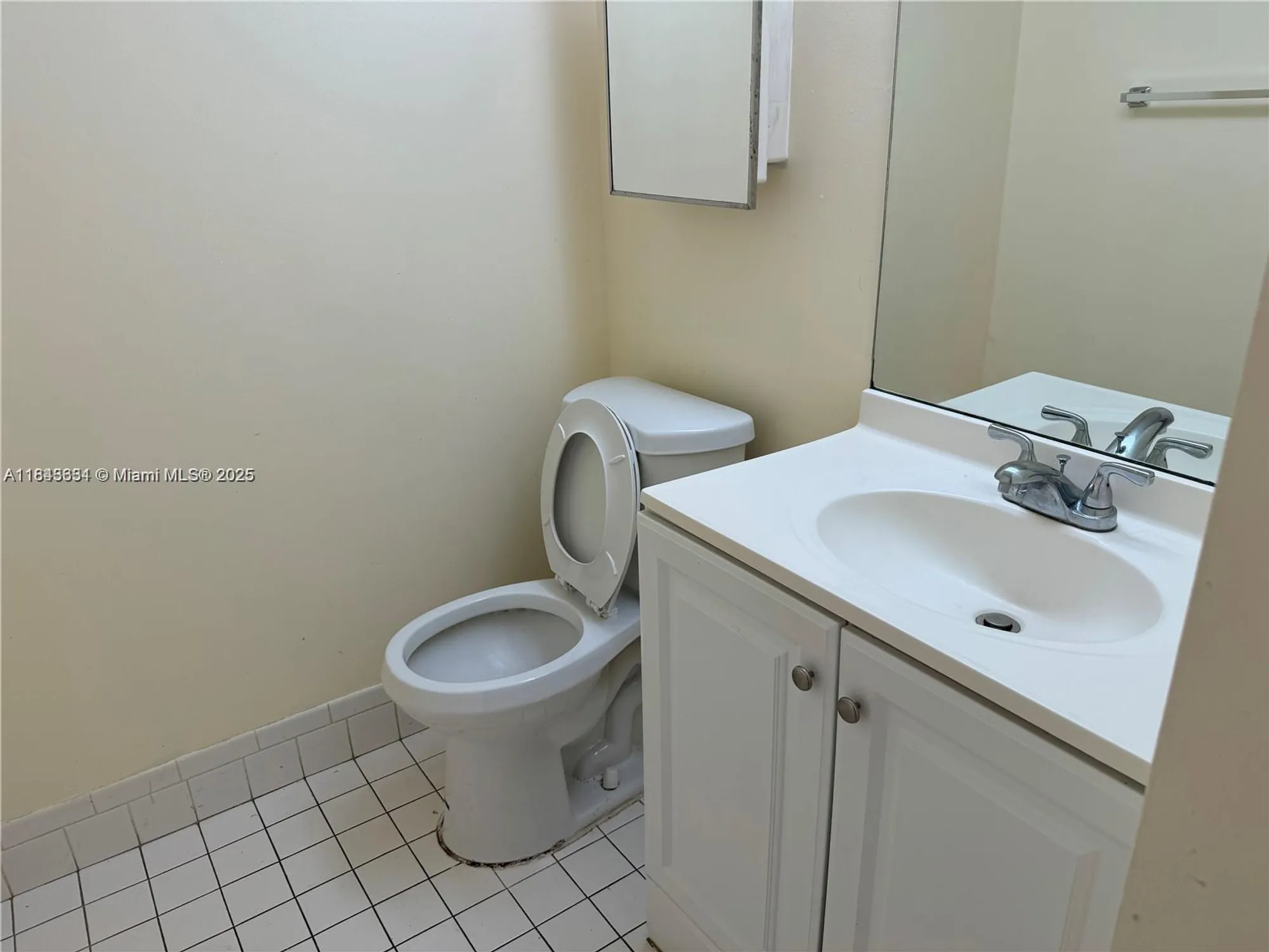 Property Slideshow image 4 of 11 | 200 sw 132nd way apt 313l, Pembroke Pines, FL, 33027