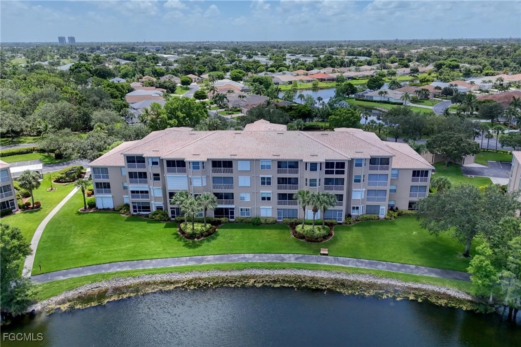 Property Slideshow image 4 of 34 | 14081 brant point cir 5304, Fort Myers, FL, 33919