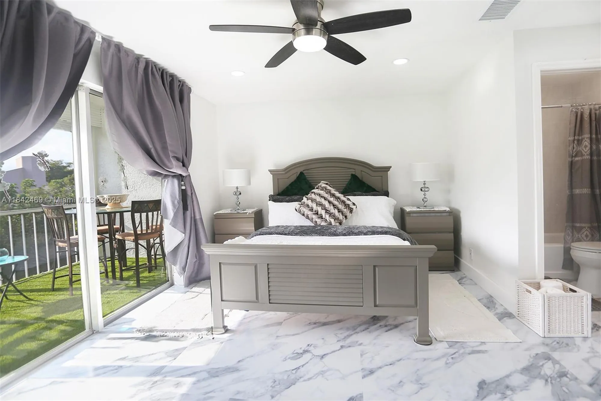 Property Slideshow image 19 of 35 | 6570 royal palm blvd 301j, Margate, FL, 33063