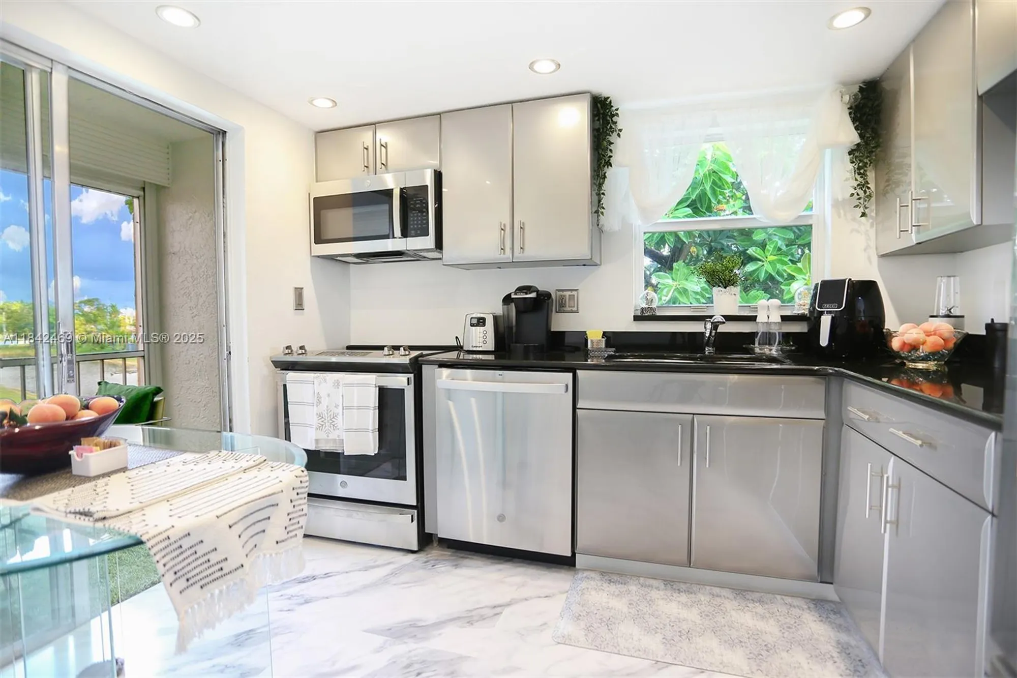 Property Slideshow image 9 of 35 | 6570 royal palm blvd 301j, Margate, FL, 33063