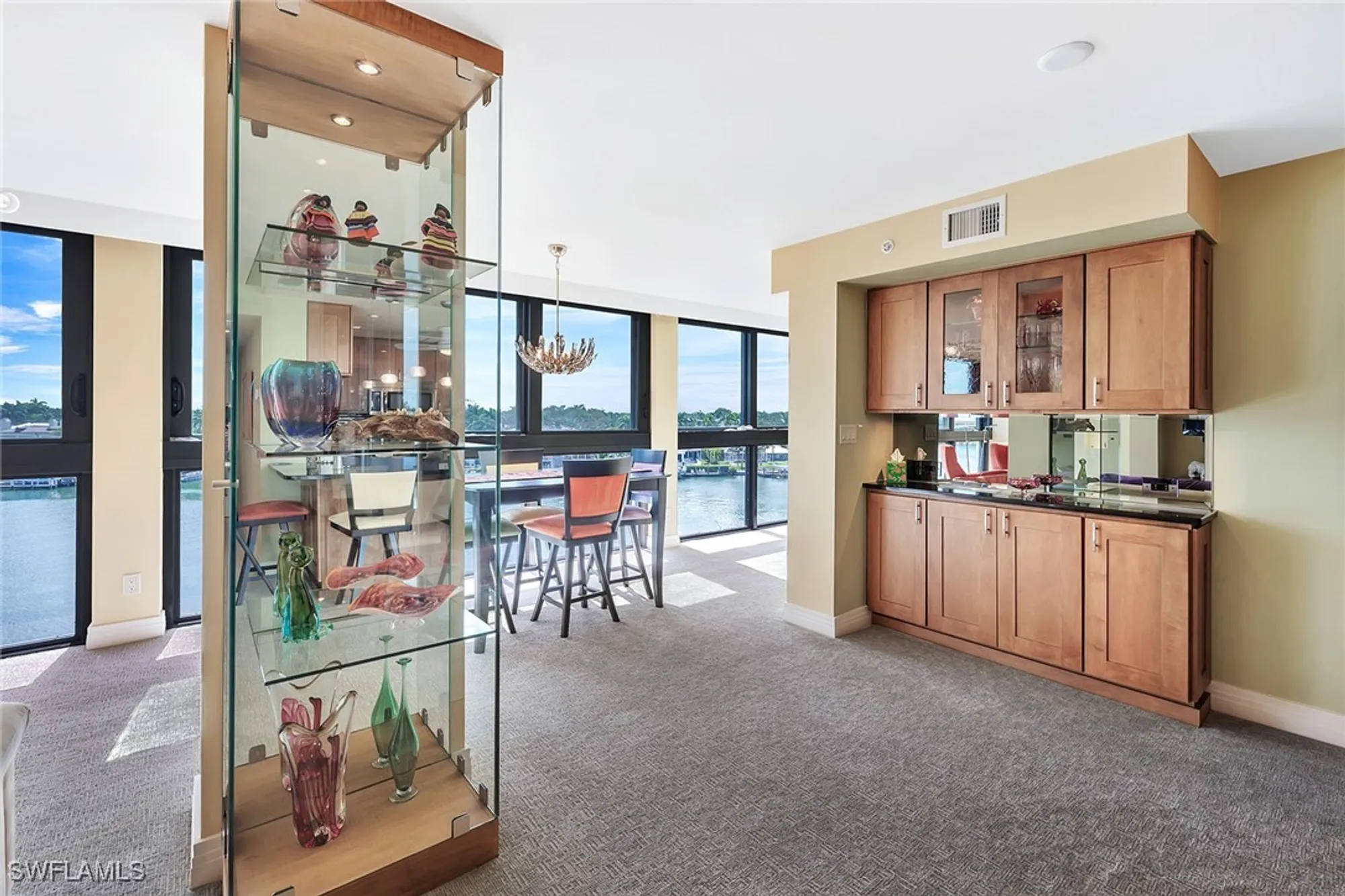 Property Slideshow image 14 of 47 | 2400 gulf shore blvd 502, Naples, FL, 34103