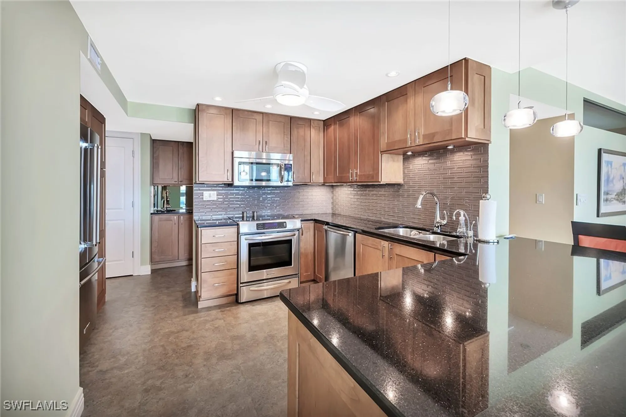 Property Slideshow image 12 of 47 | 2400 gulf shore blvd 502, Naples, FL, 34103