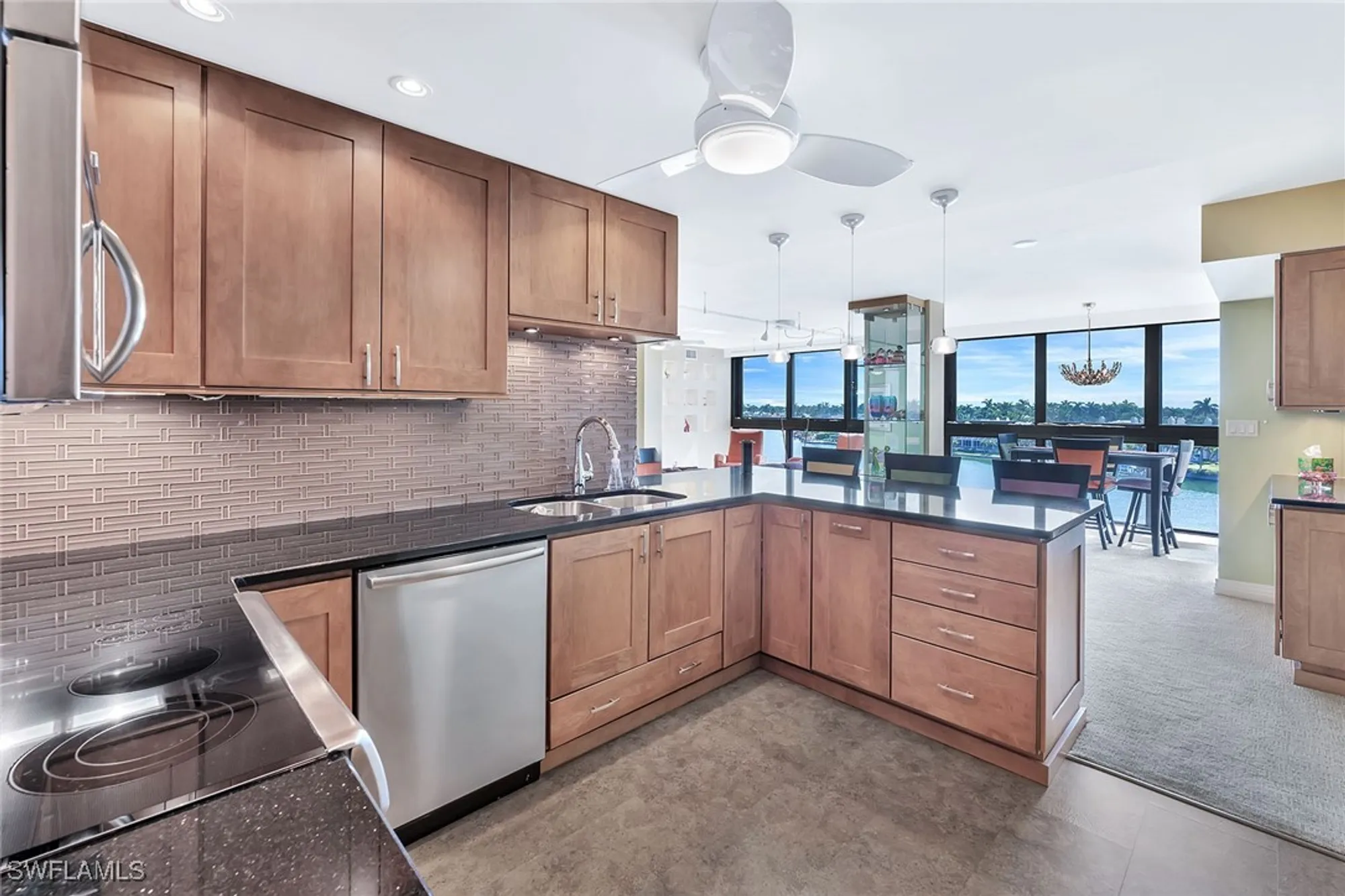 Property Slideshow image 13 of 47 | 2400 gulf shore blvd 502, Naples, FL, 34103