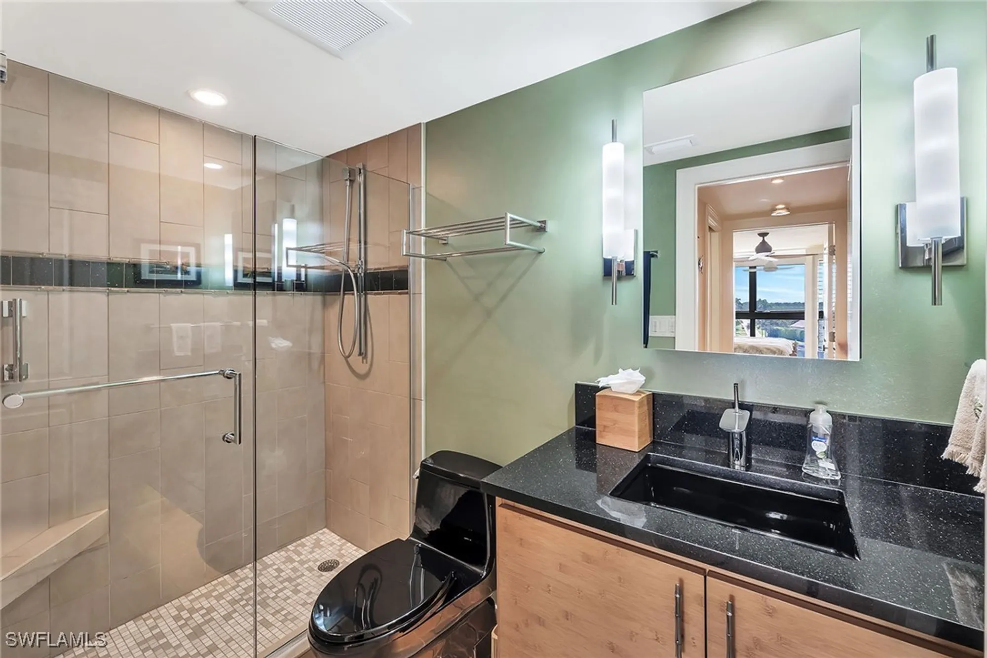 Property Slideshow image 28 of 47 | 2400 gulf shore blvd 502, Naples, FL, 34103