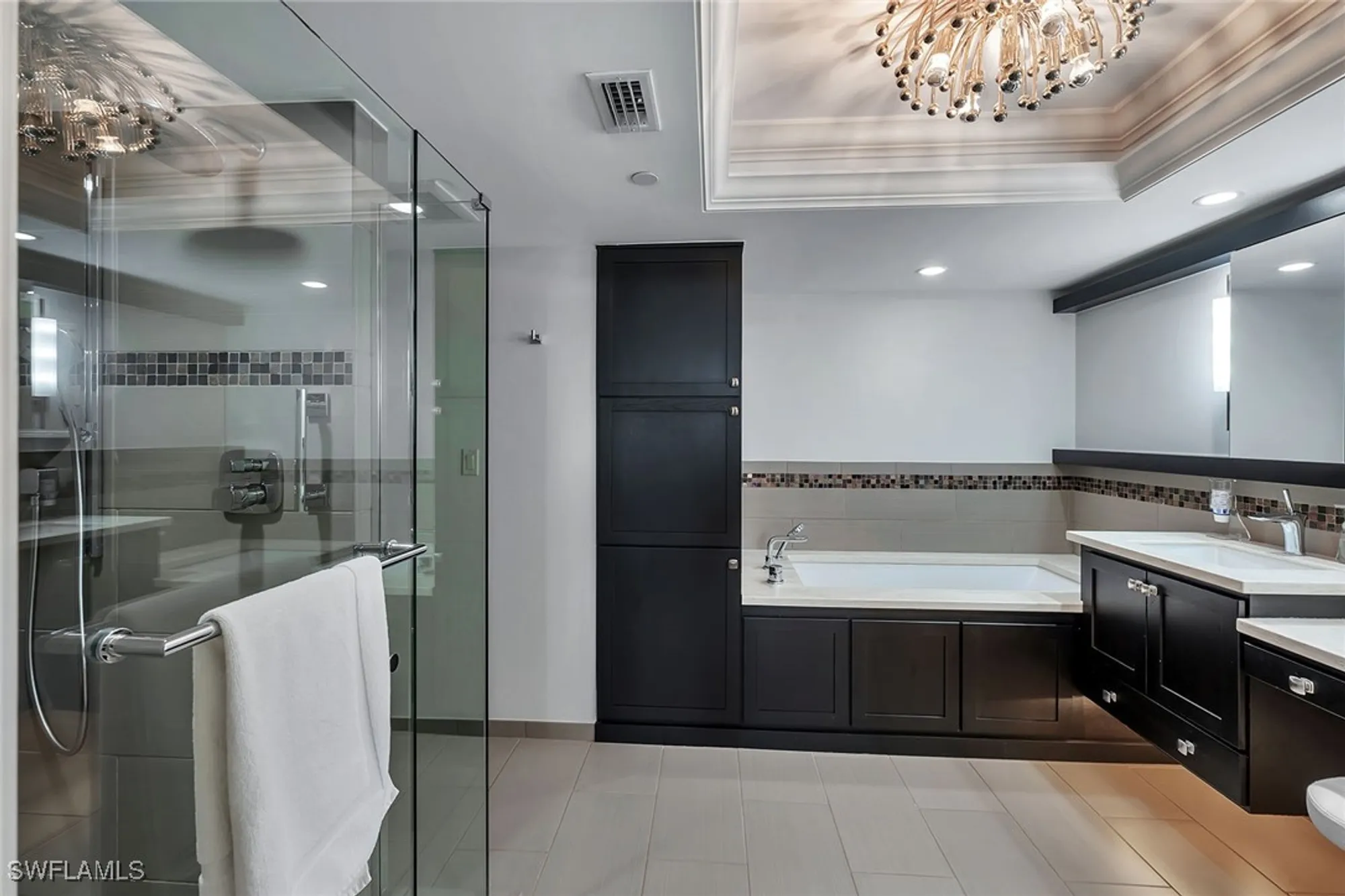 Property Slideshow image 22 of 47 | 2400 gulf shore blvd 502, Naples, FL, 34103