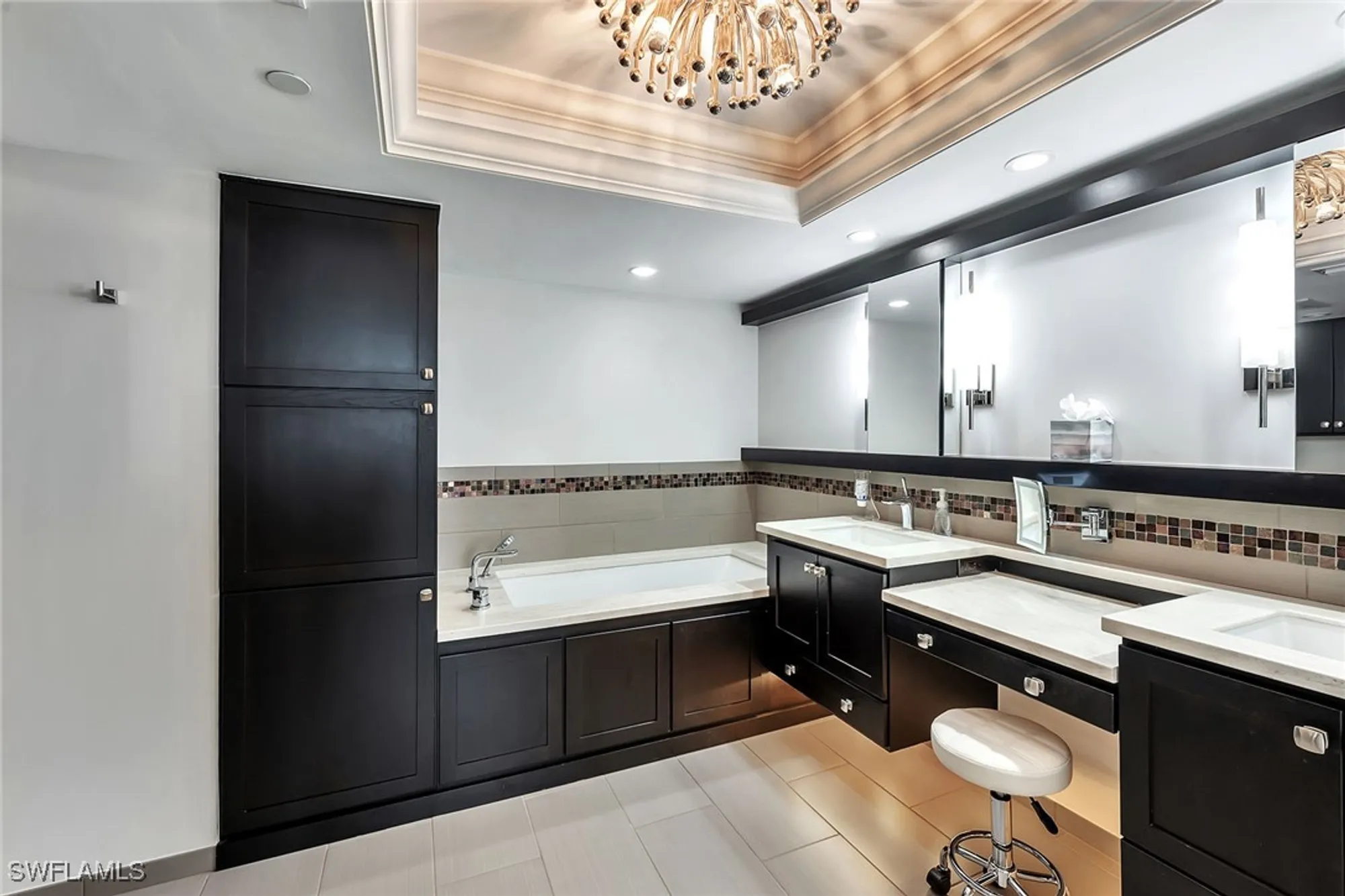 Property Slideshow image 23 of 47 | 2400 gulf shore blvd 502, Naples, FL, 34103