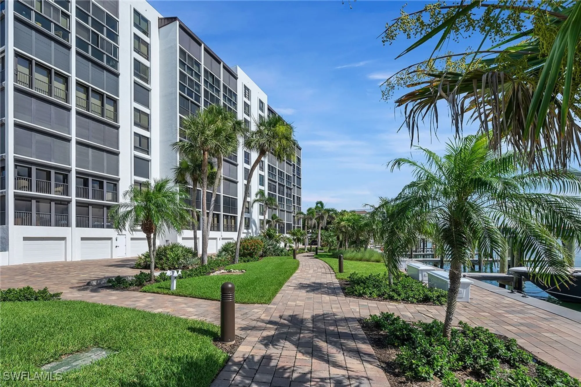 Property Slideshow image 35 of 47 | 2400 gulf shore blvd 502, Naples, FL, 34103