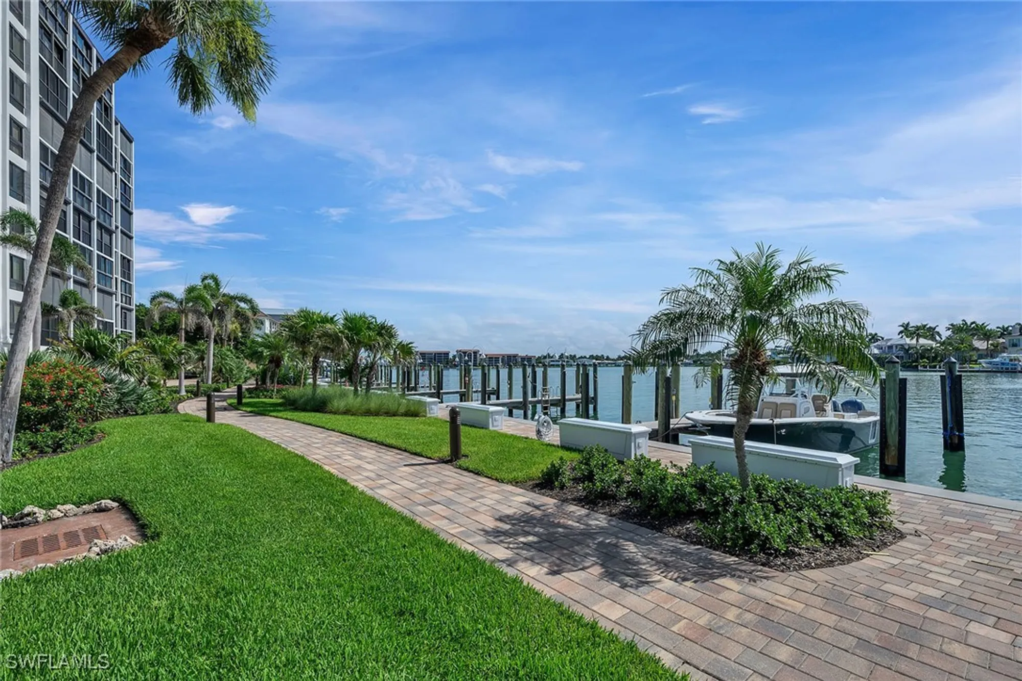 Property Slideshow image 32 of 47 | 2400 gulf shore blvd 502, Naples, FL, 34103