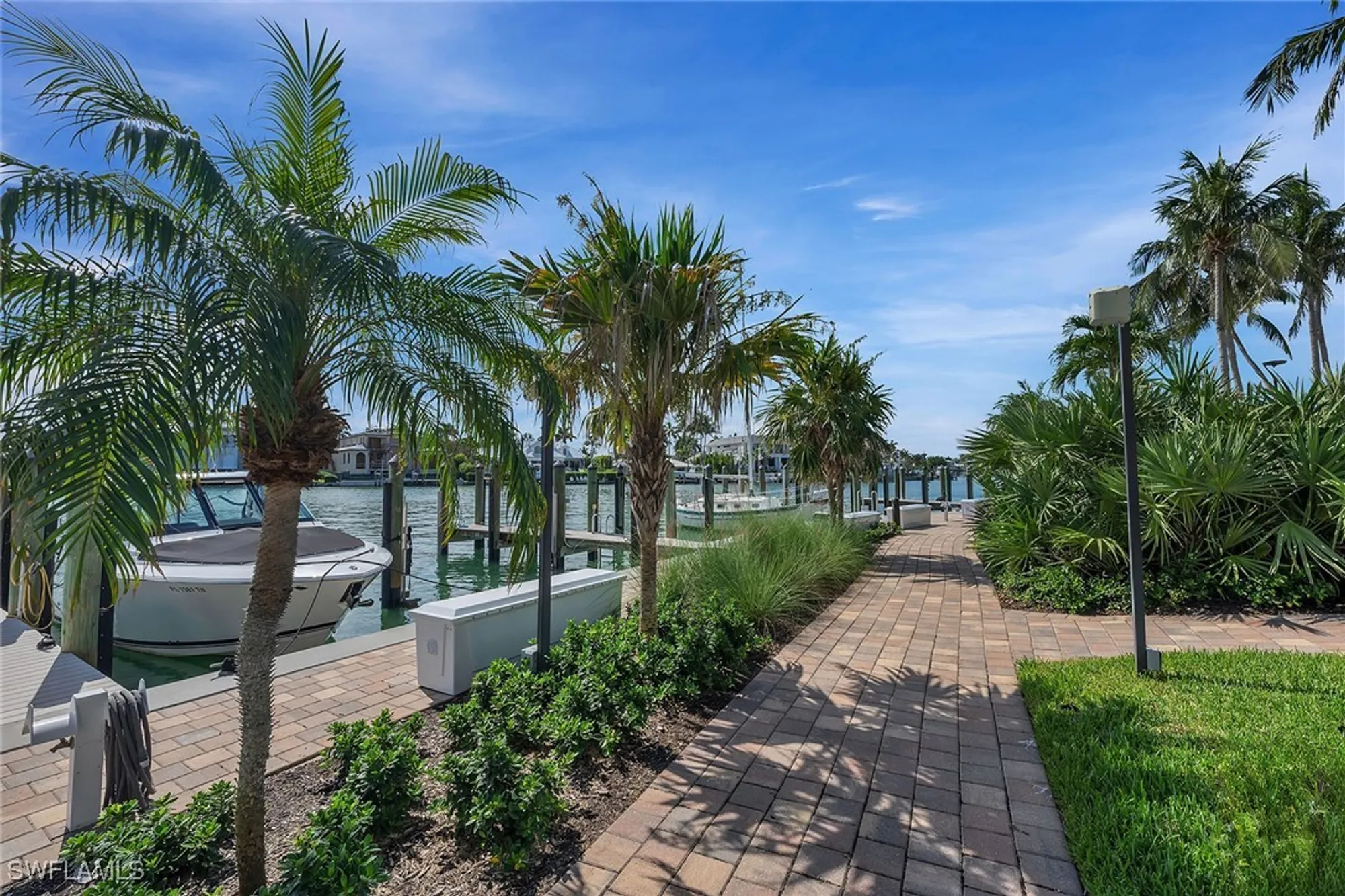 Property Slideshow image 33 of 47 | 2400 gulf shore blvd 502, Naples, FL, 34103