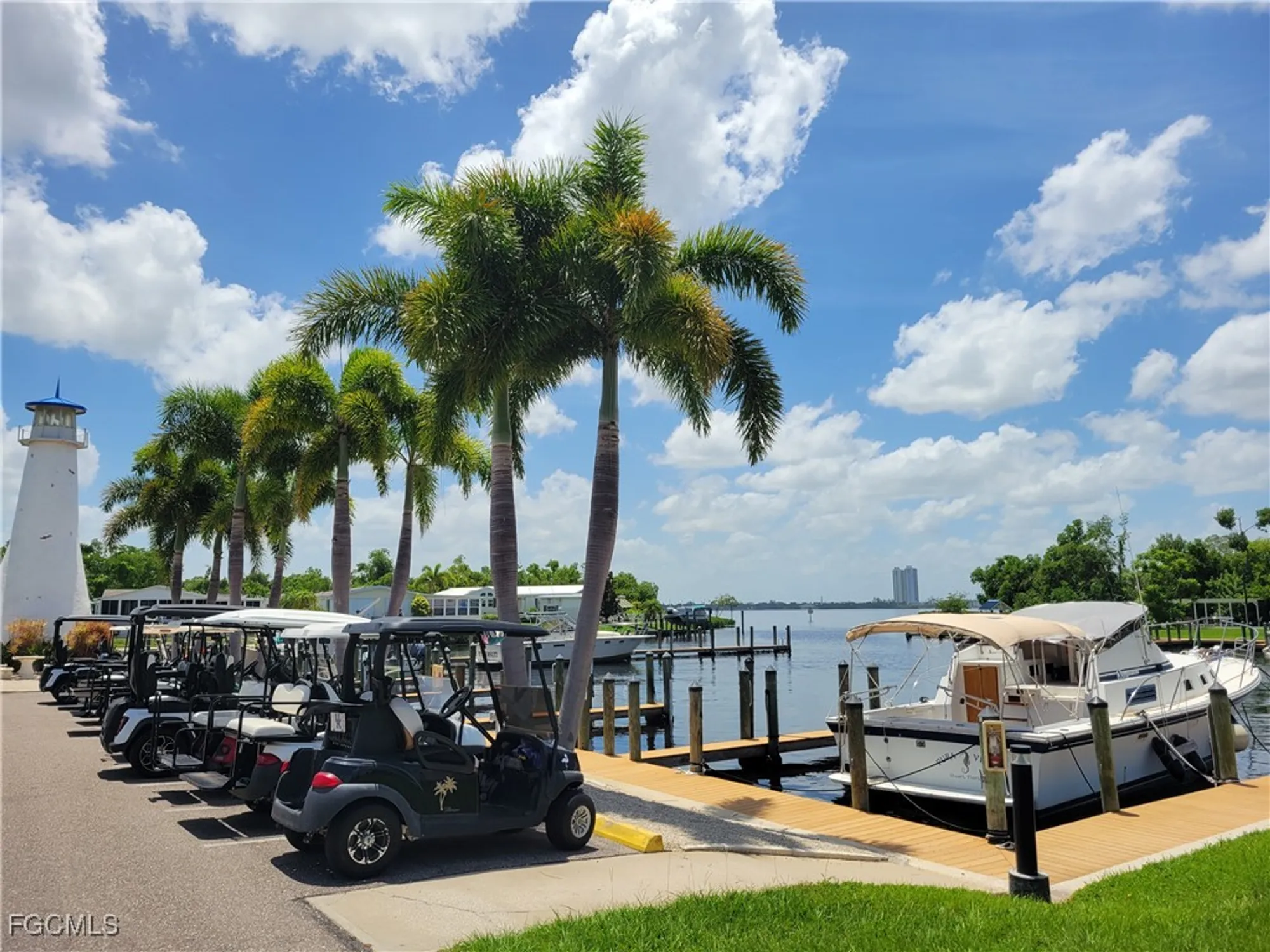 Property Slideshow image 17 of 24 | 5502 sir walter way, North Fort Myers, FL, 33917