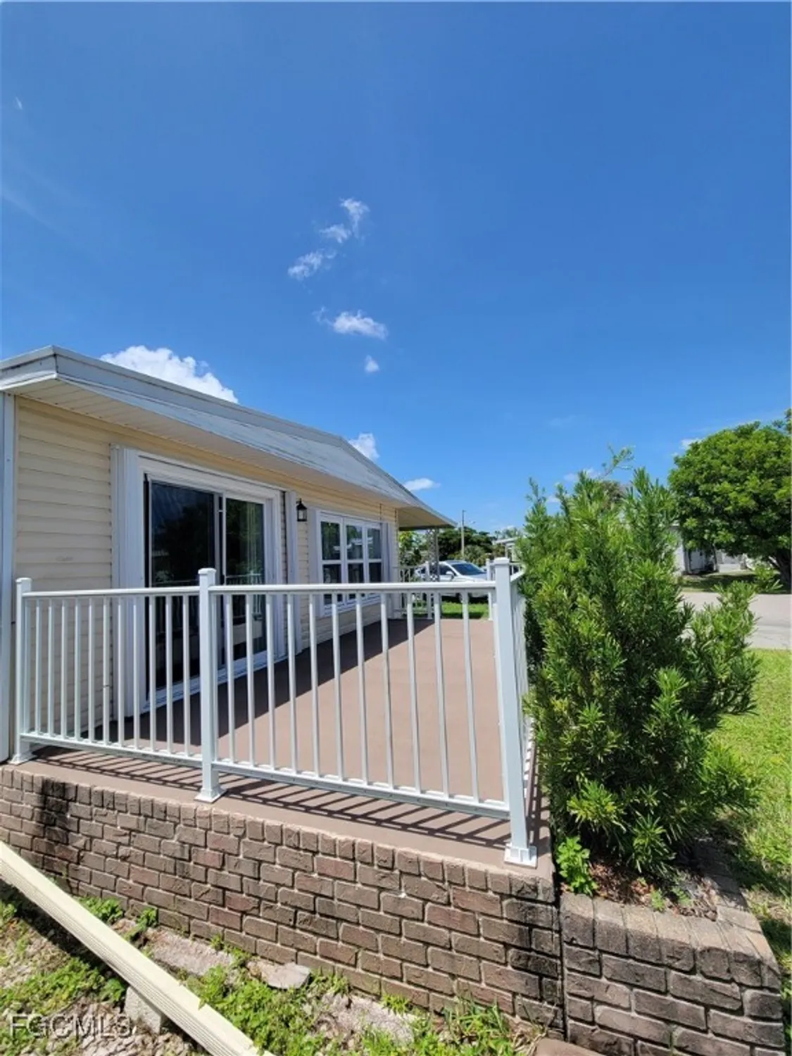 Property Slideshow image 12 of 24 | 5502 sir walter way, North Fort Myers, FL, 33917