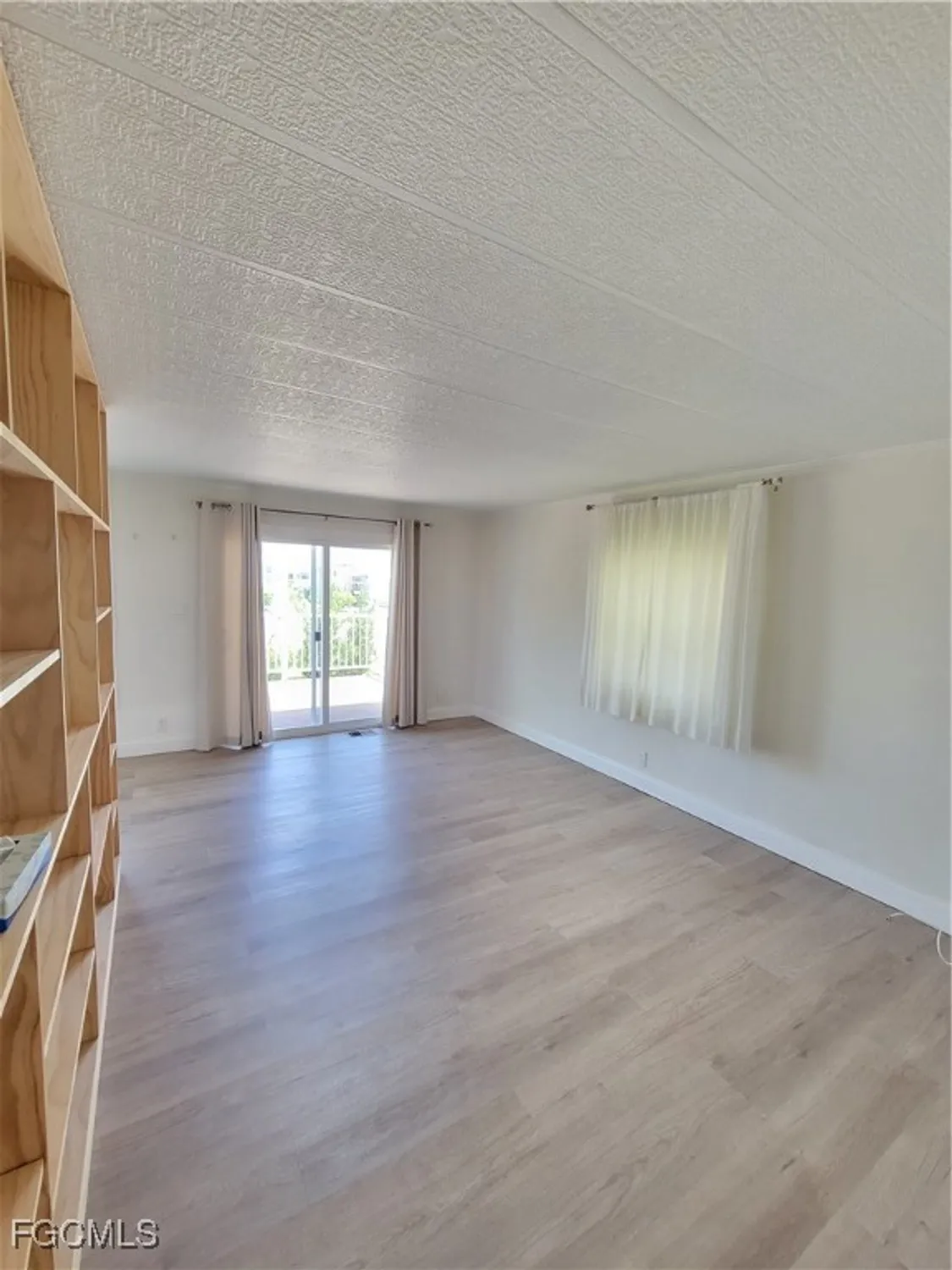 Property Slideshow image 5 of 24 | 5502 sir walter way, North Fort Myers, FL, 33917