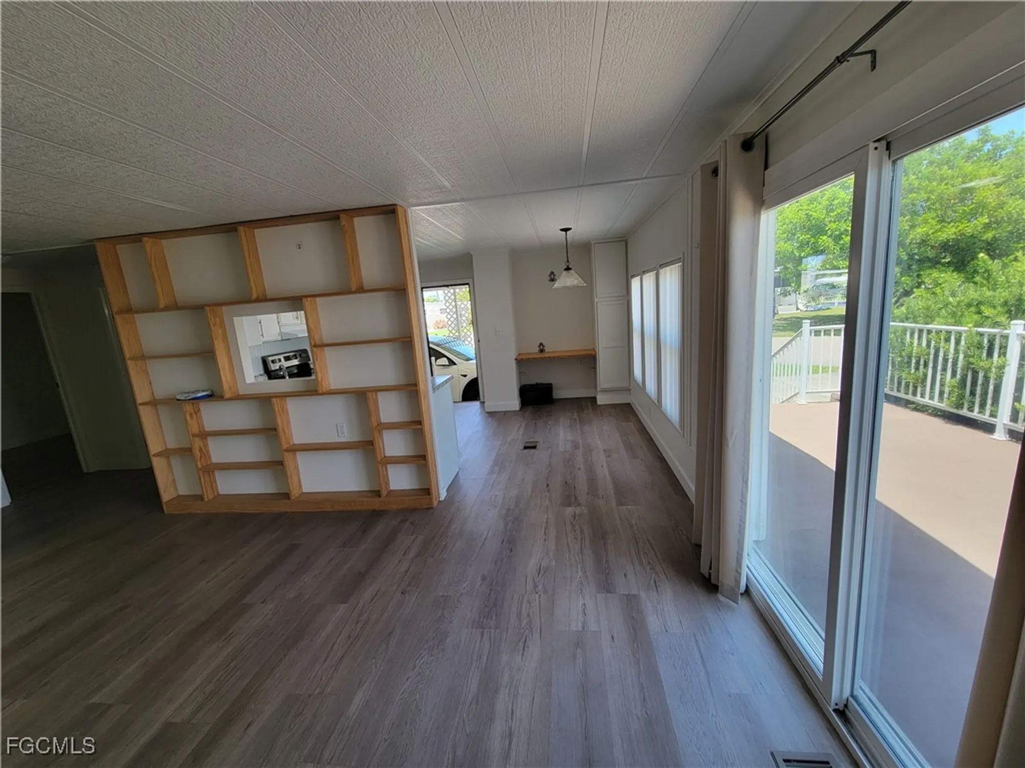 Property Slideshow image 6 of 24 | 5502 sir walter way, North Fort Myers, FL, 33917