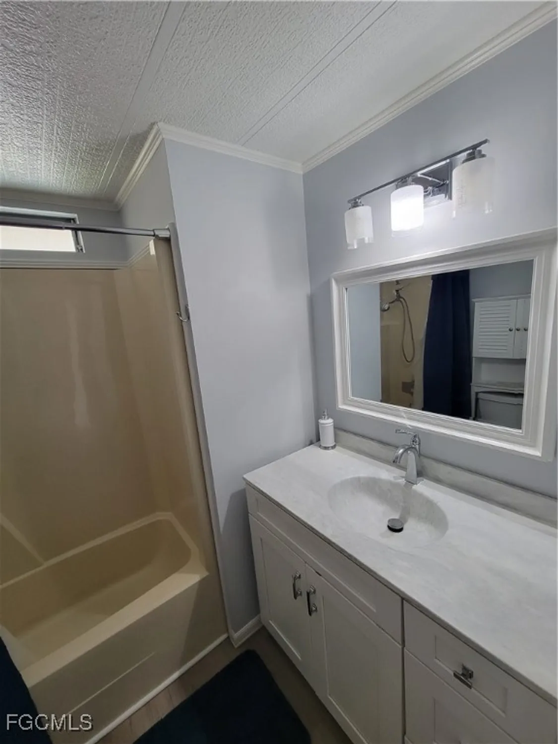 Property Slideshow image 8 of 24 | 5502 sir walter way, North Fort Myers, FL, 33917