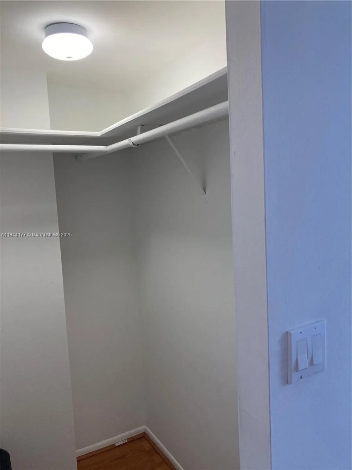 Property Slideshow image 12 of 20 | 20500 w country club dr 517, Aventura, FL, 33180