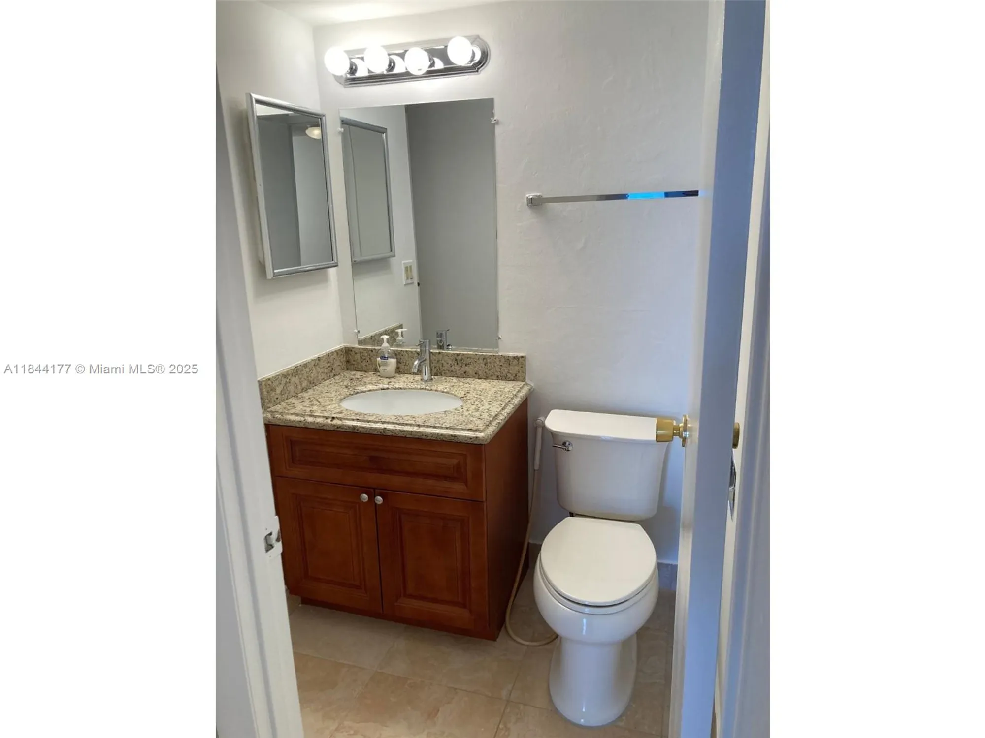 Property Slideshow image 13 of 20 | 20500 w country club dr 517, Aventura, FL, 33180