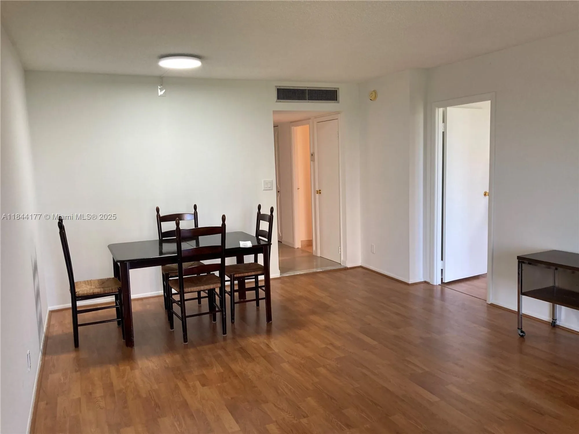 Property Slideshow image 6 of 20 | 20500 w country club dr 517, Aventura, FL, 33180