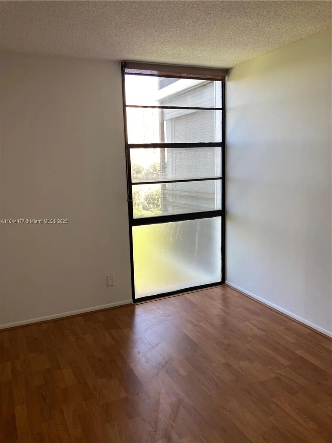 Property Slideshow image 8 of 20 | 20500 w country club dr 517, Aventura, FL, 33180