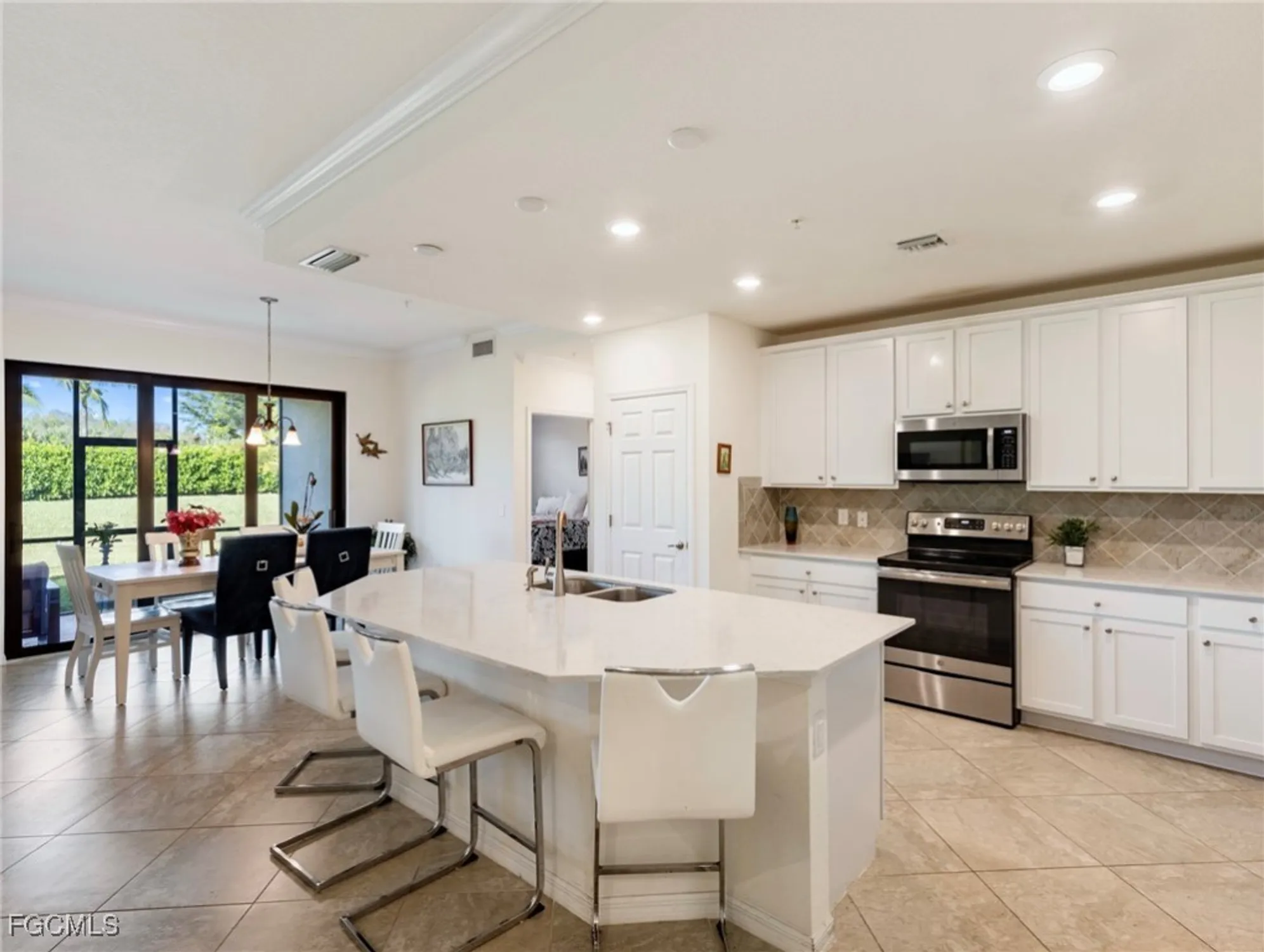 Property Slideshow image 11 of 41 | 11772 grand belvedere way unit 101, Fort Myers, FL, 33913