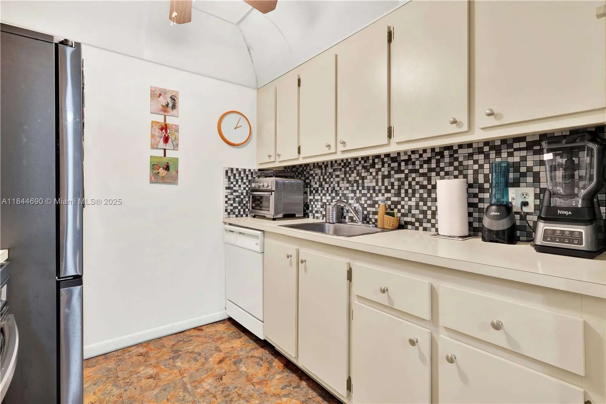 Property Slideshow image 10 of 18 | 13250 sw 7th ct 404l, Pembroke Pines, FL, 33027