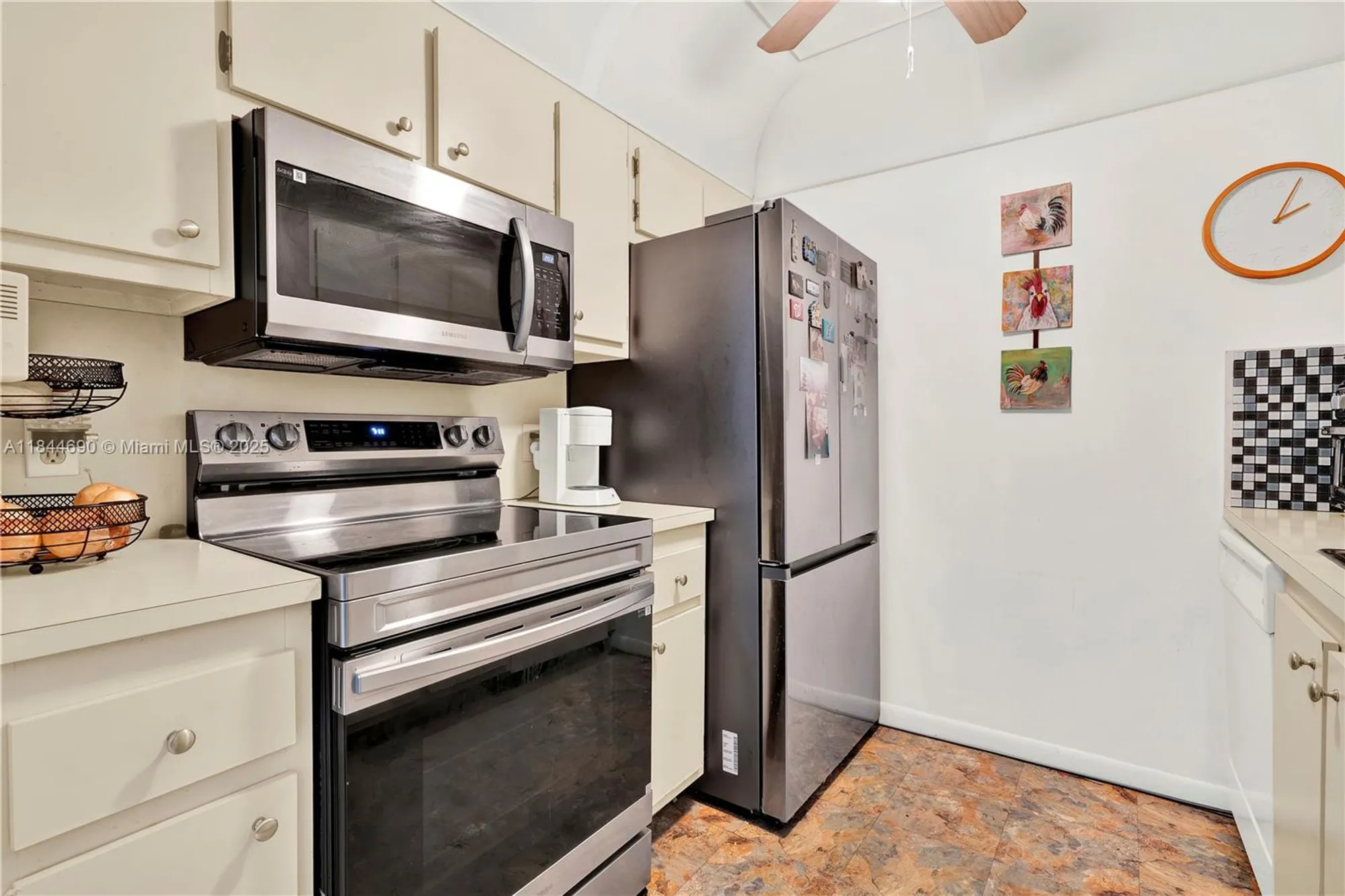 Property Slideshow image 9 of 18 | 13250 sw 7th ct 404l, Pembroke Pines, FL, 33027