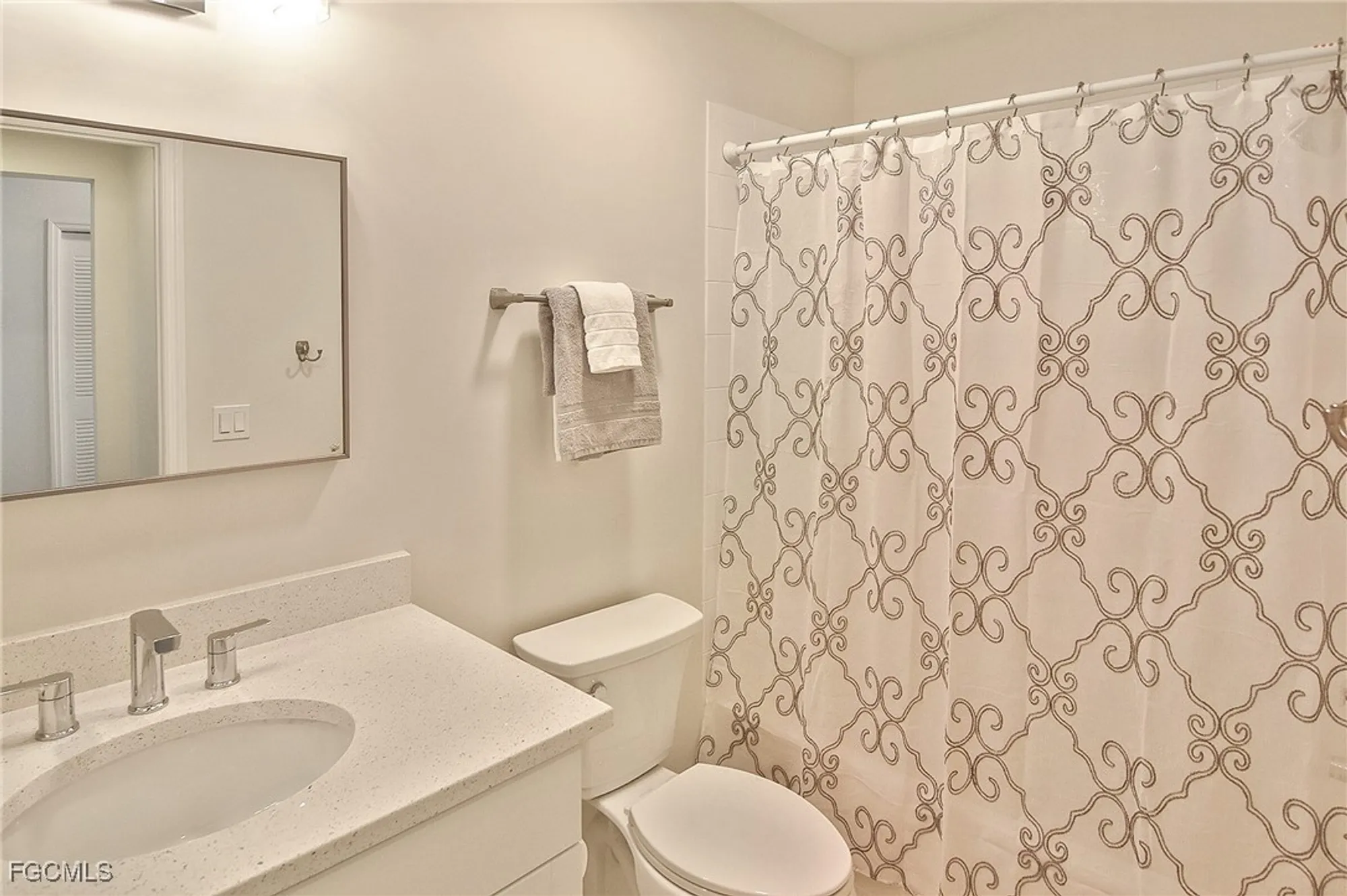 Property Slideshow image 14 of 50 | 8096 queen palm ln apt 226, Fort Myers, FL, 33966