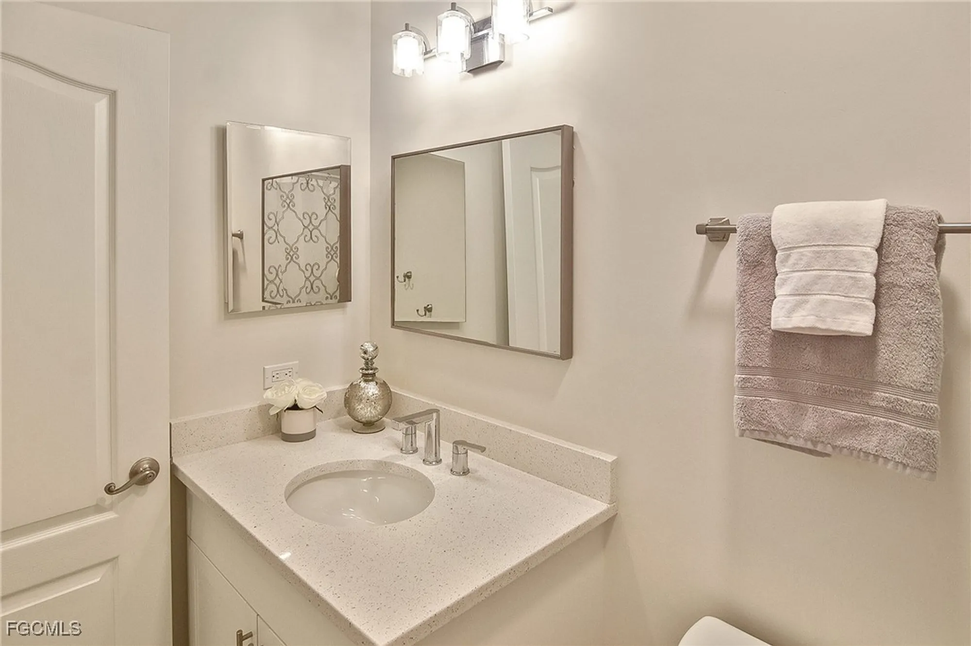 Property Slideshow image 15 of 50 | 8096 queen palm ln apt 226, Fort Myers, FL, 33966