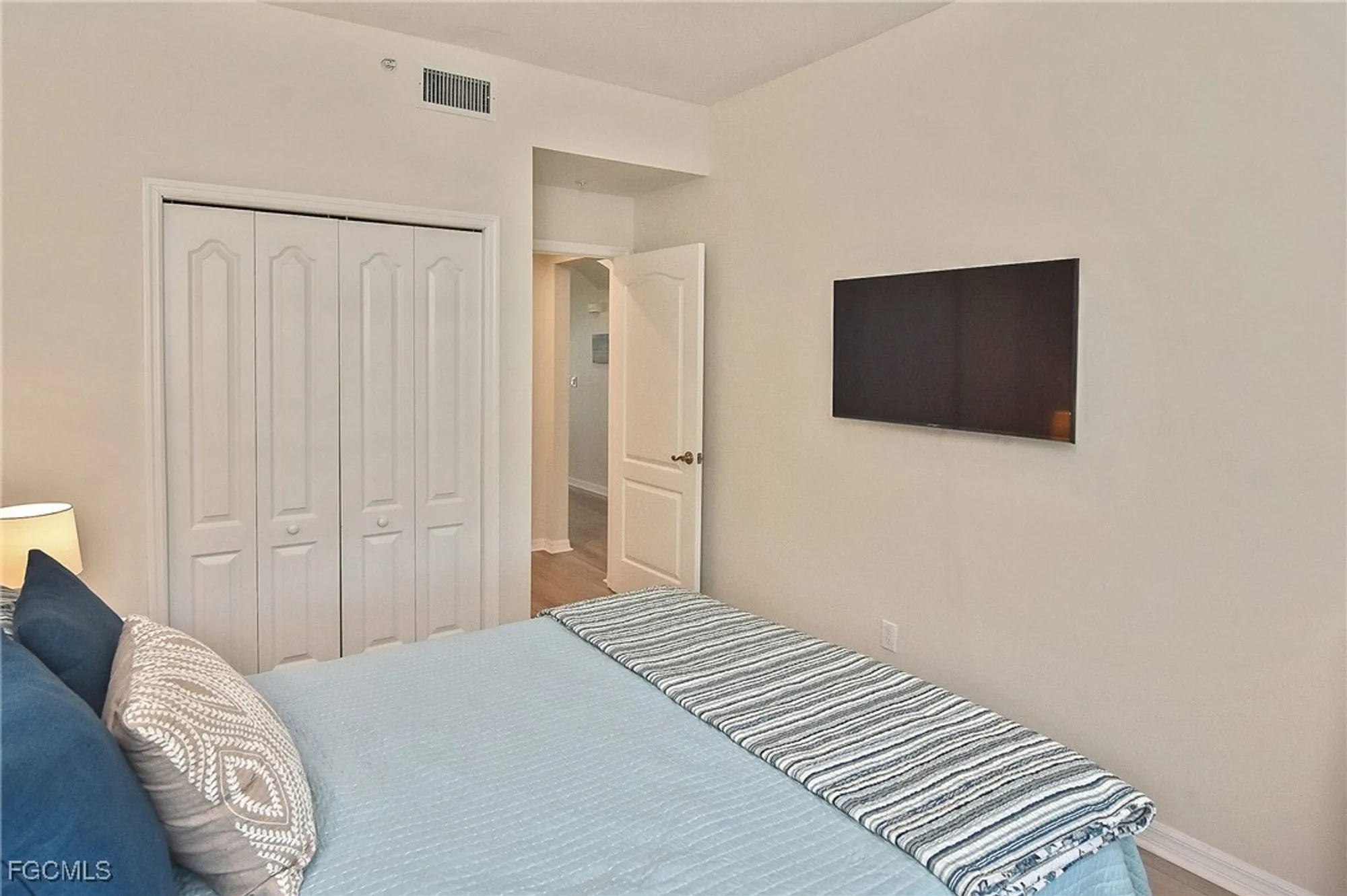 Property Slideshow image 13 of 50 | 8096 queen palm ln apt 226, Fort Myers, FL, 33966