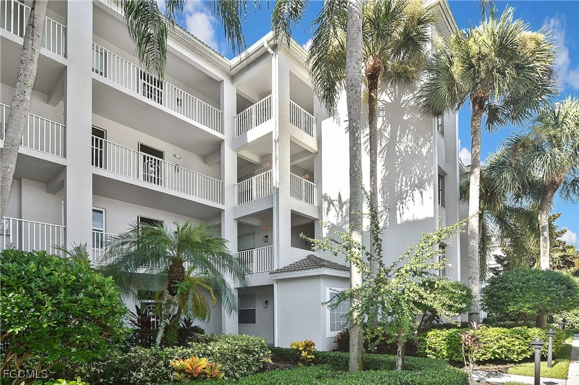Property Slideshow image 37 of 50 | 8096 queen palm ln apt 226, Fort Myers, FL, 33966