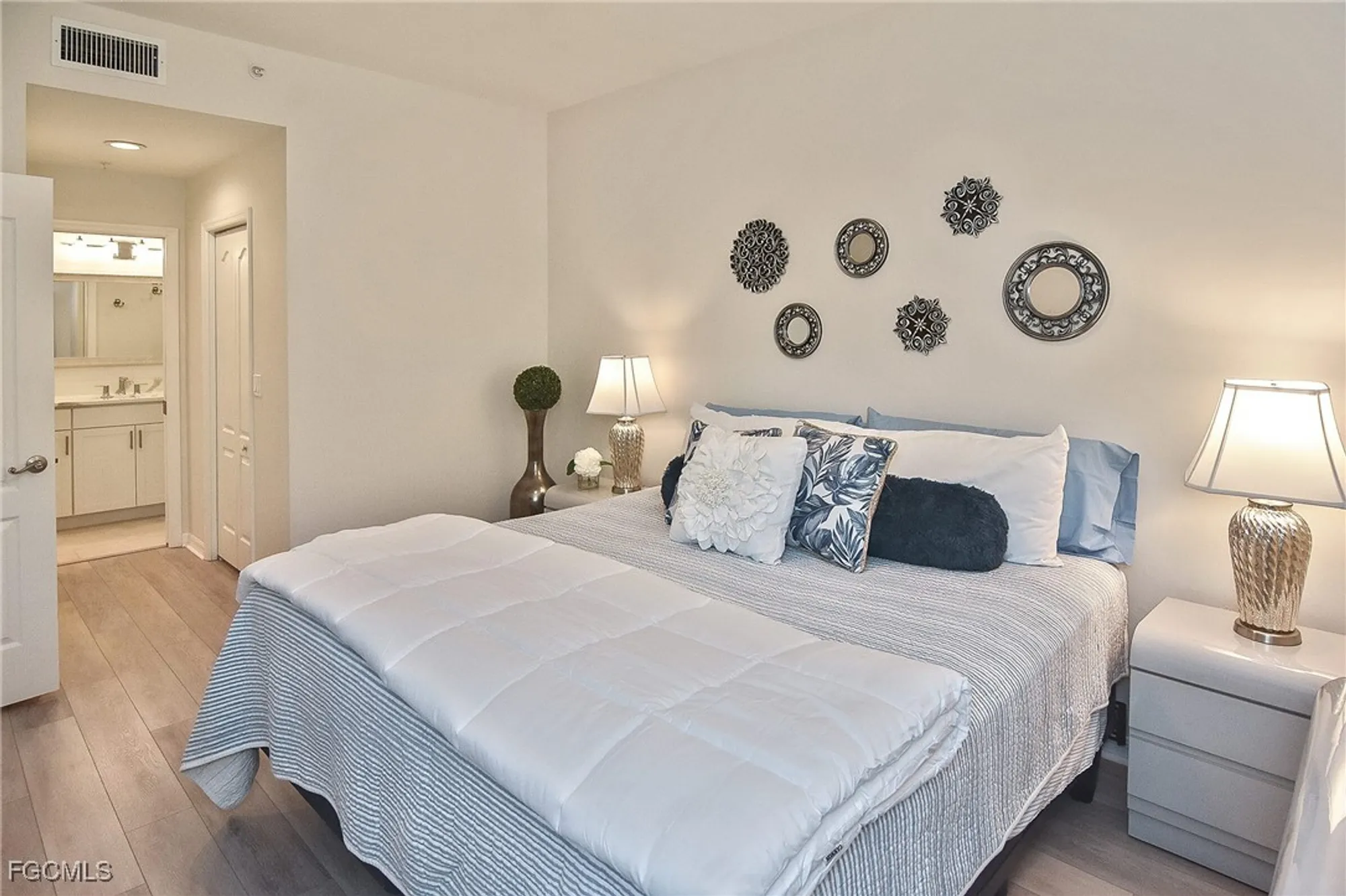 Property Slideshow image 7 of 50 | 8096 queen palm ln apt 226, Fort Myers, FL, 33966