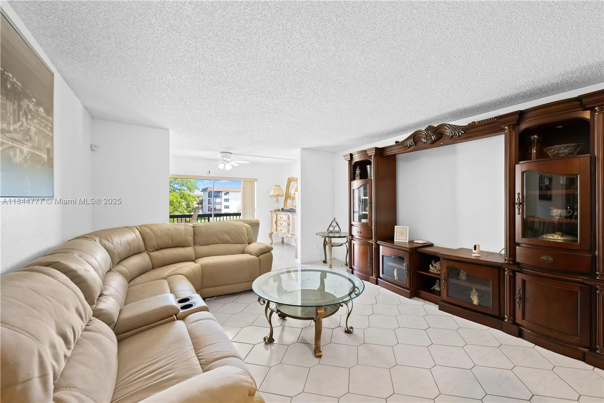 Property Slideshow image 17 of 18 | 4970 e sabal palm blvd apt 309, Tamarac, FL, 33319